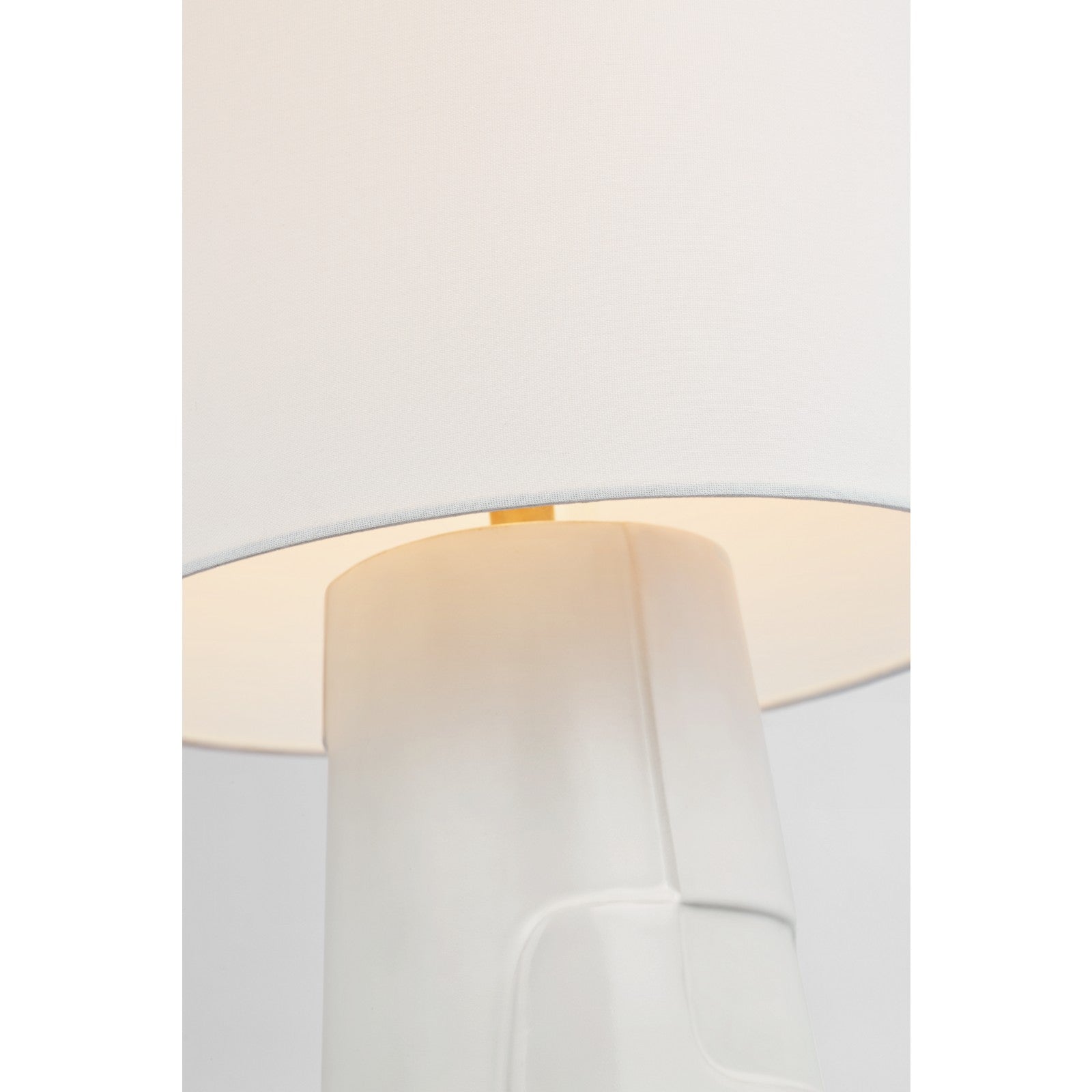 Braque Medium Debossed Table Lamp - Visual Comfort Table Lamps