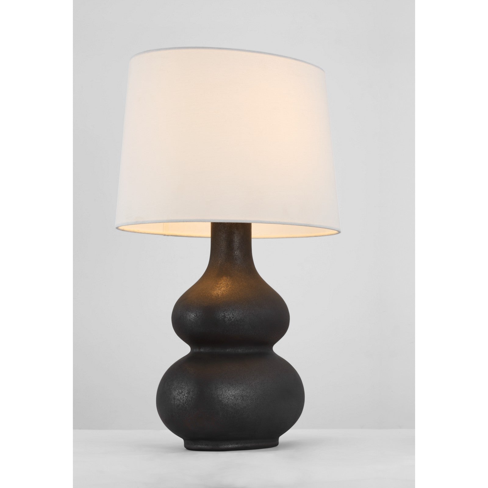 Lismore Medium Table Lamp - Visual Comfort Table Lamps