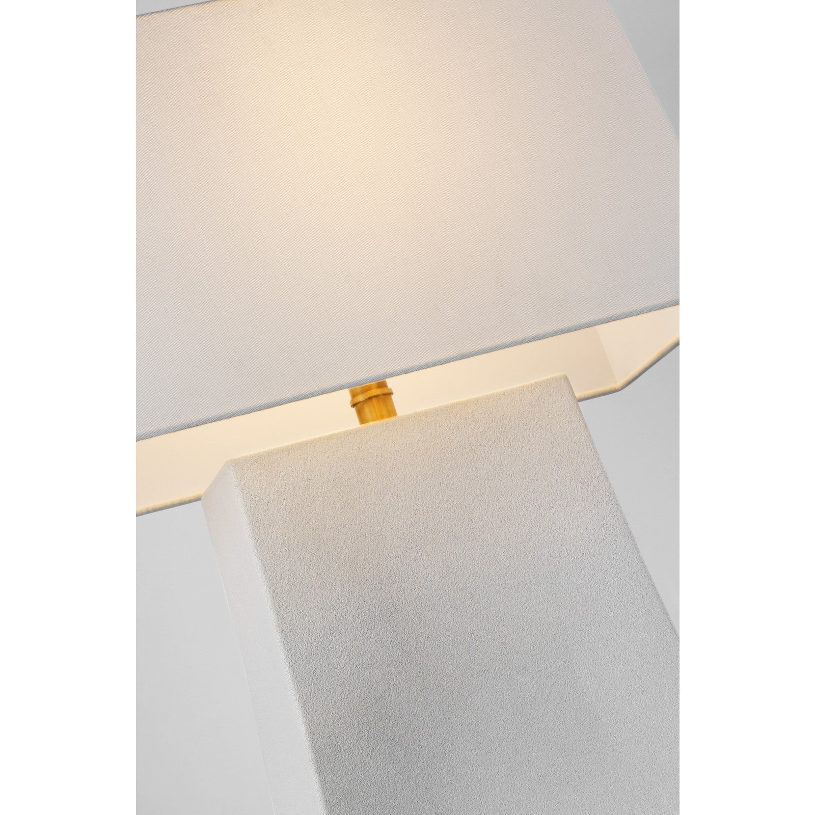 Lucera Medium Table Lamp - Visual Comfort Table Lamps