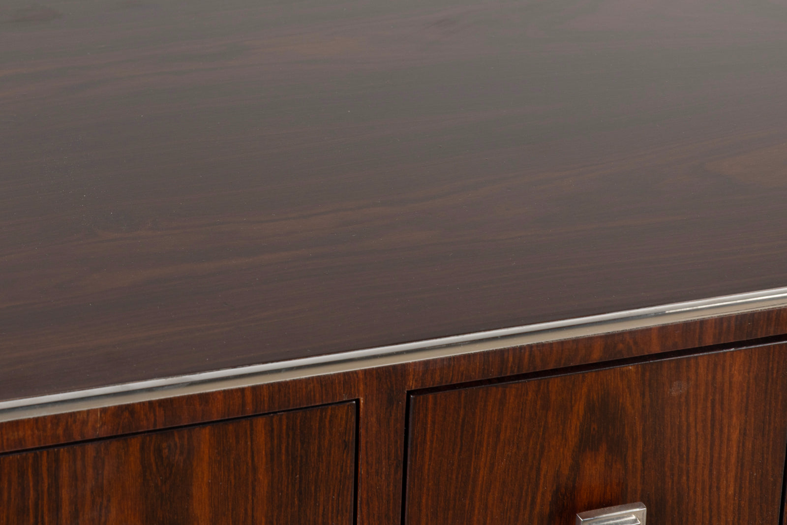 Luxurious Veneered Console with Drawers