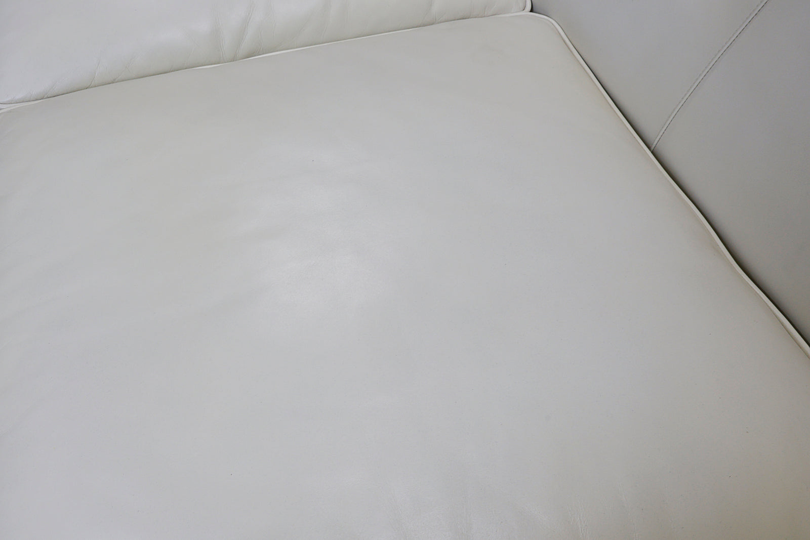 Wren Tufted Sofa