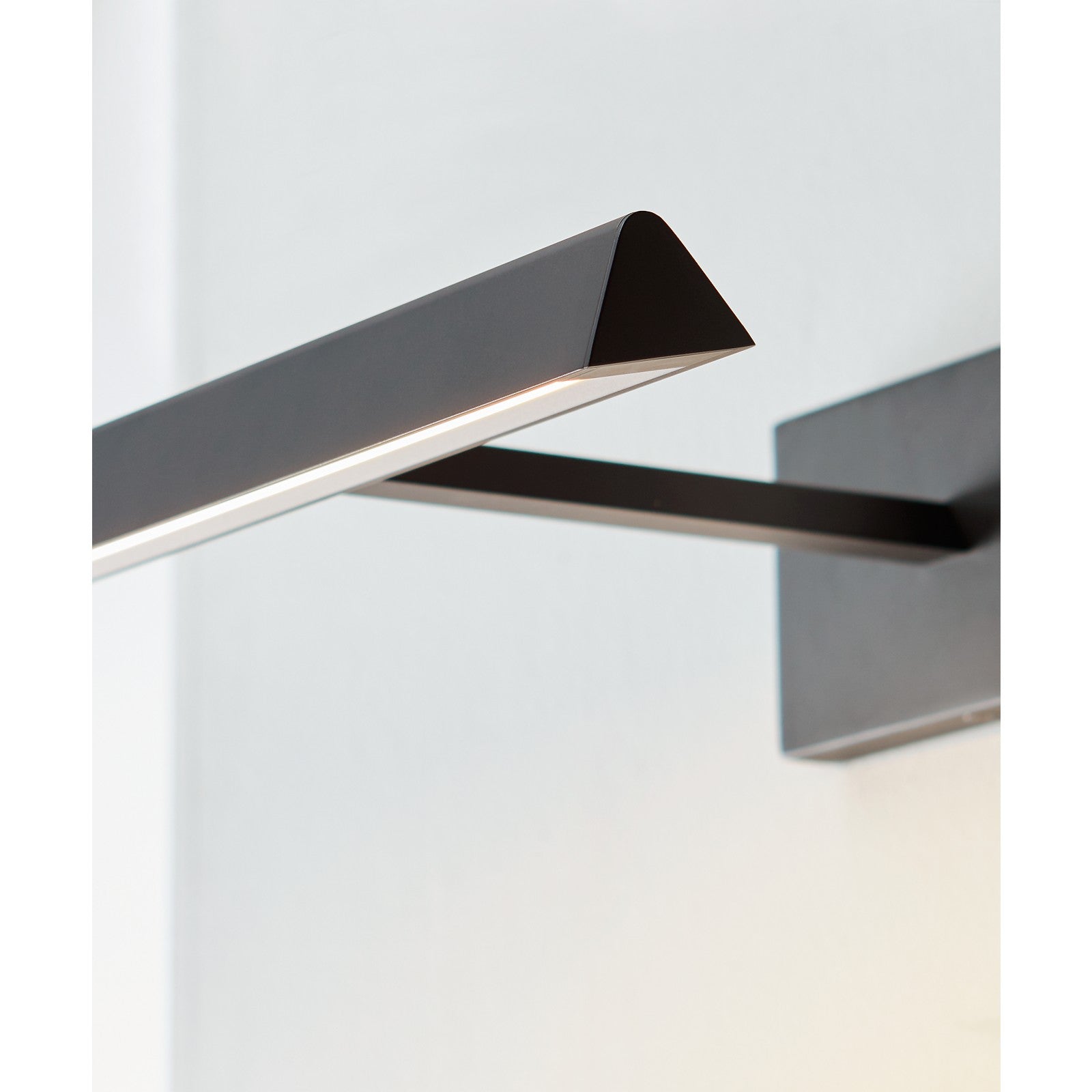 Dessau 12 Picture Light - Visual Comfort Modern 14