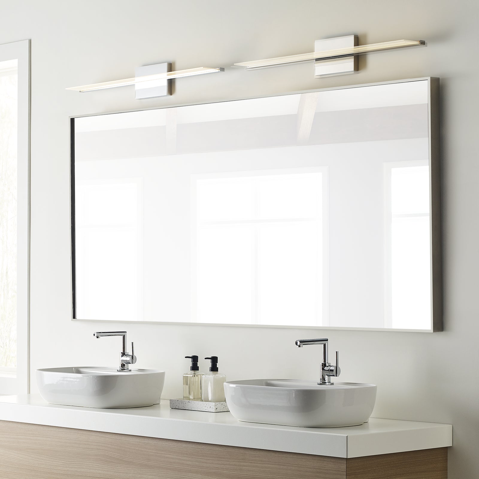 Span 36 Bath Direct chrome 3000K 90 CRI integrated led 90 cri 3000k 120v - Visual Comfort Modern 3