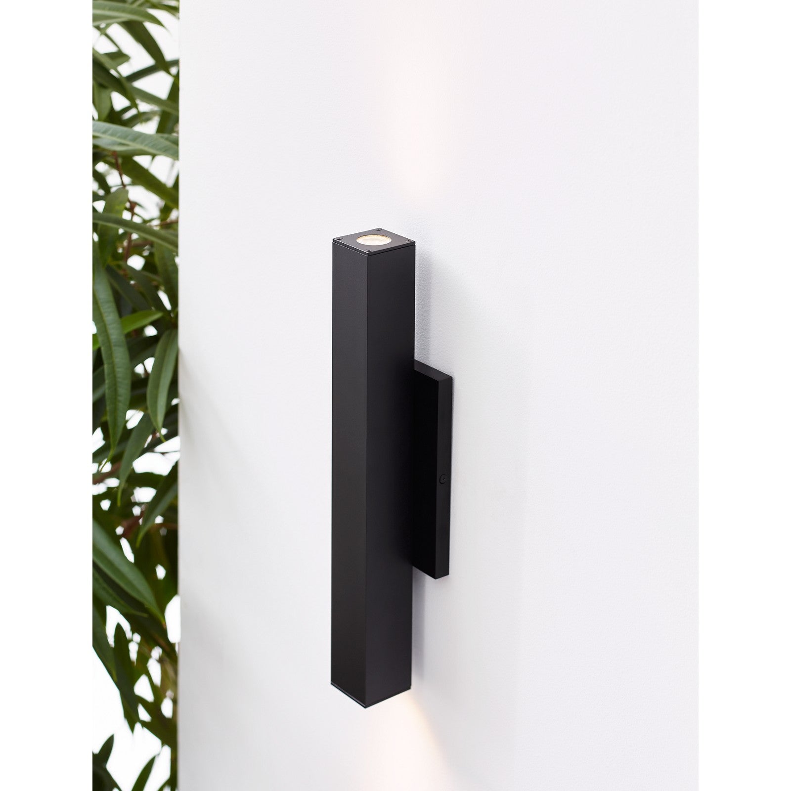 Chara 17 Outdoor Wall - Visual Comfort Modern 9