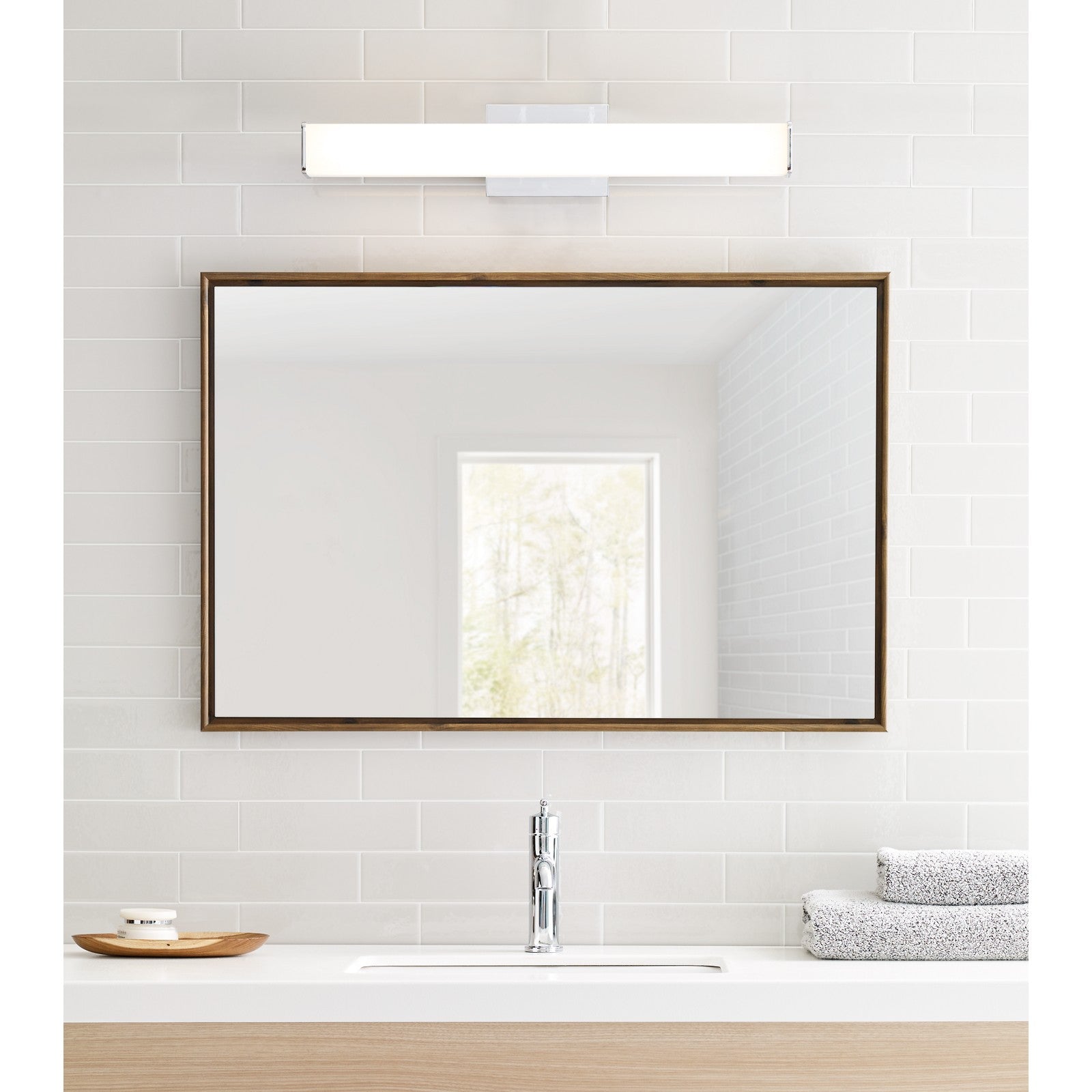 Lynk 24 Bath - Visual Comfort Modern 9