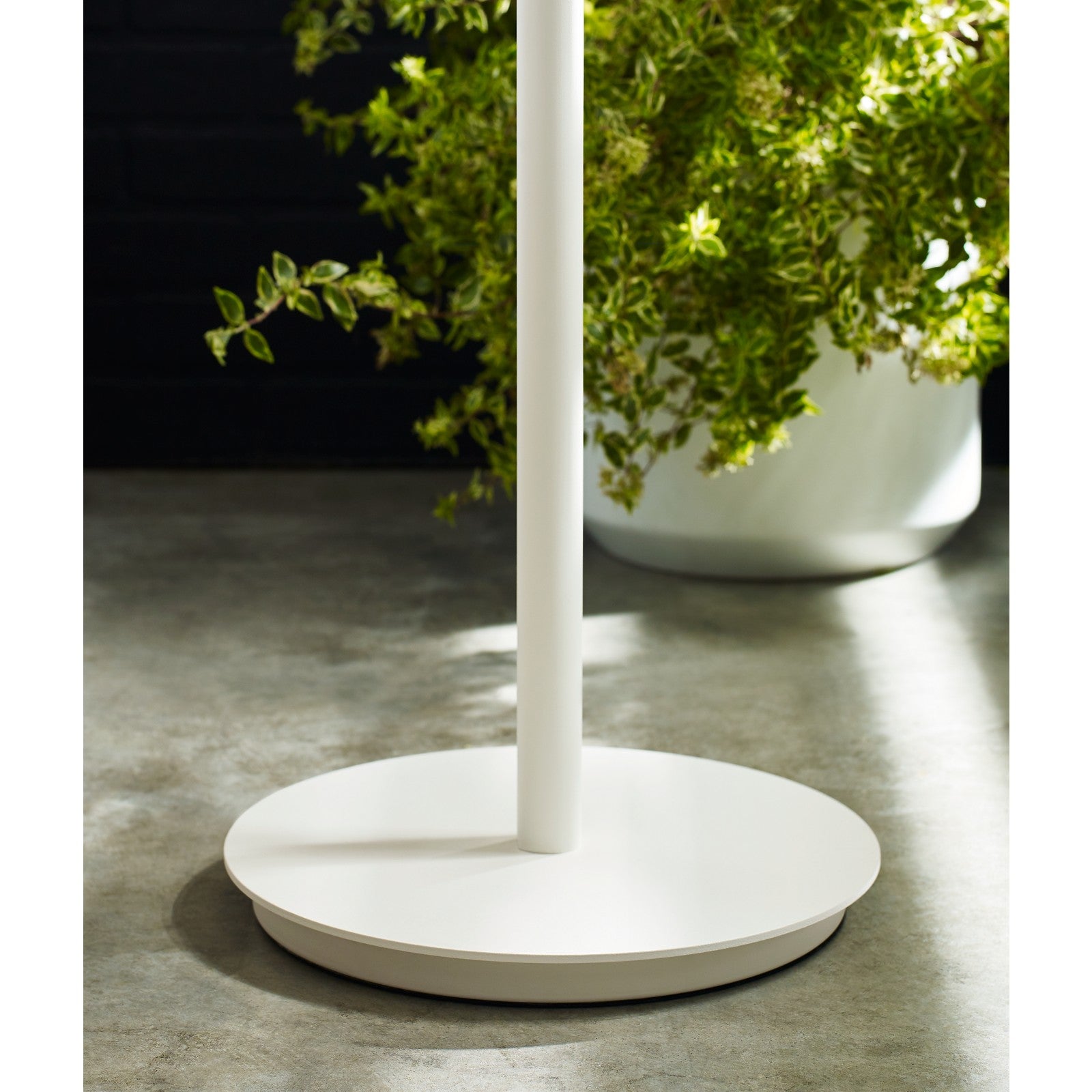 Nevis Outdoor Large Floor Lamp - Visual Comfort Modern 17