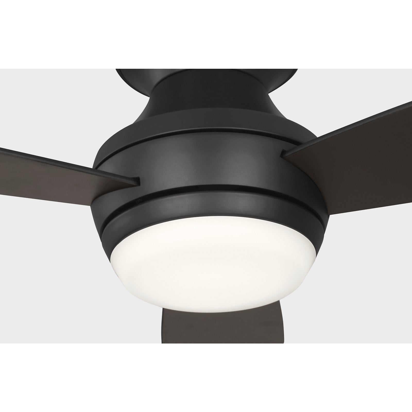 Ikon 32 Hugger LED Ceiling Fan - Visual Comfort Fan 11