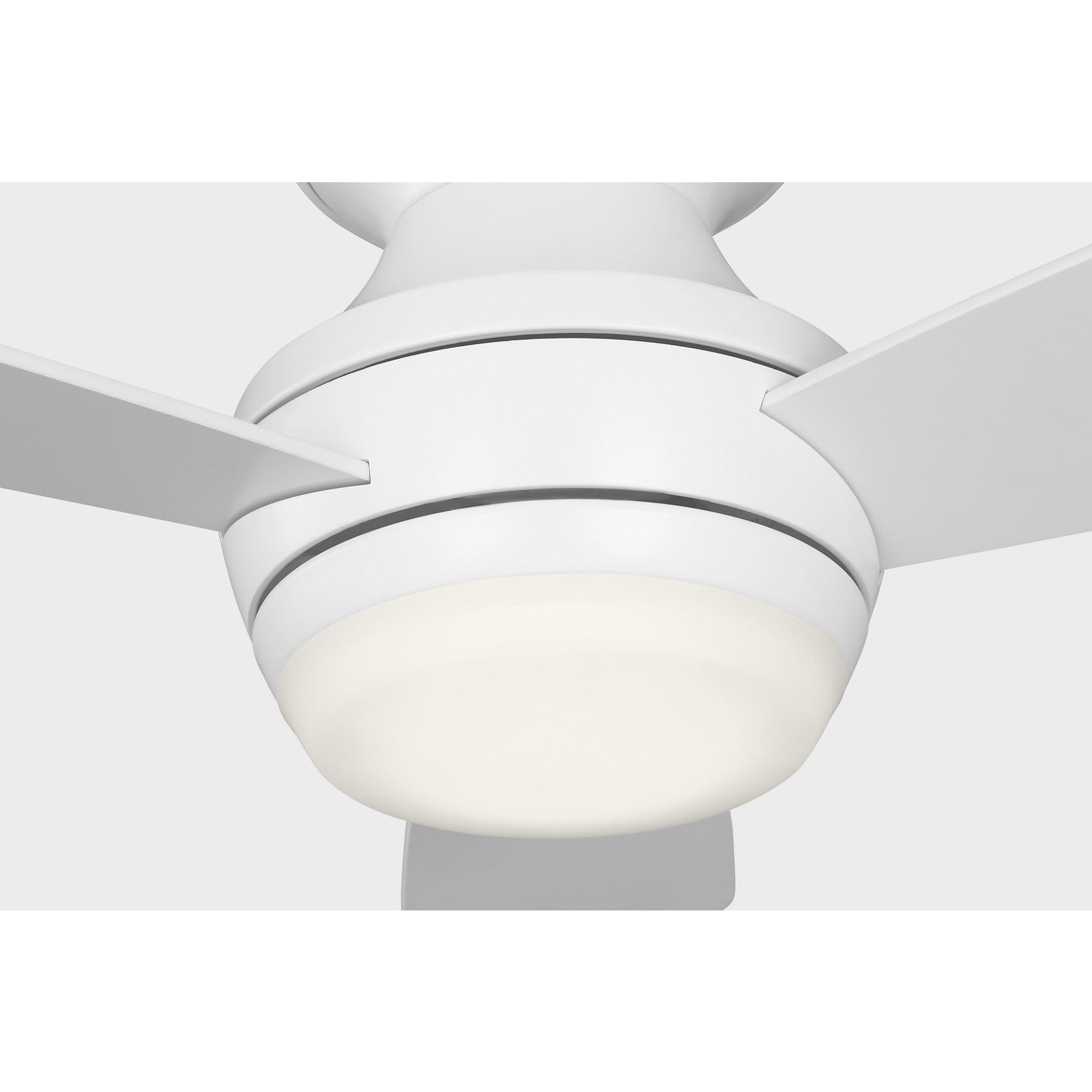 Ikon 32 Hugger LED Ceiling Fan - Visual Comfort Fan 15