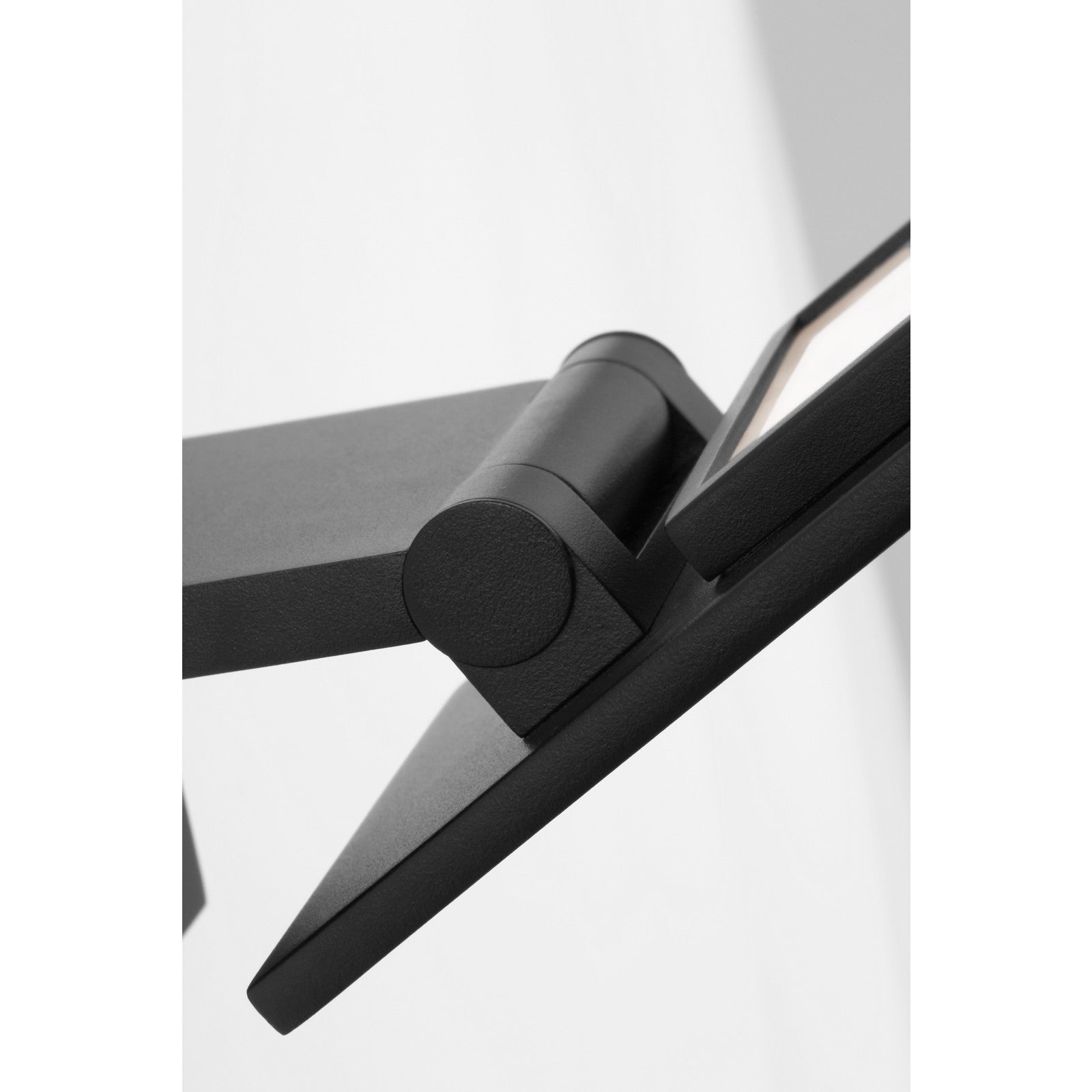 Angolo 18 Wall - Visual Comfort Modern 5
