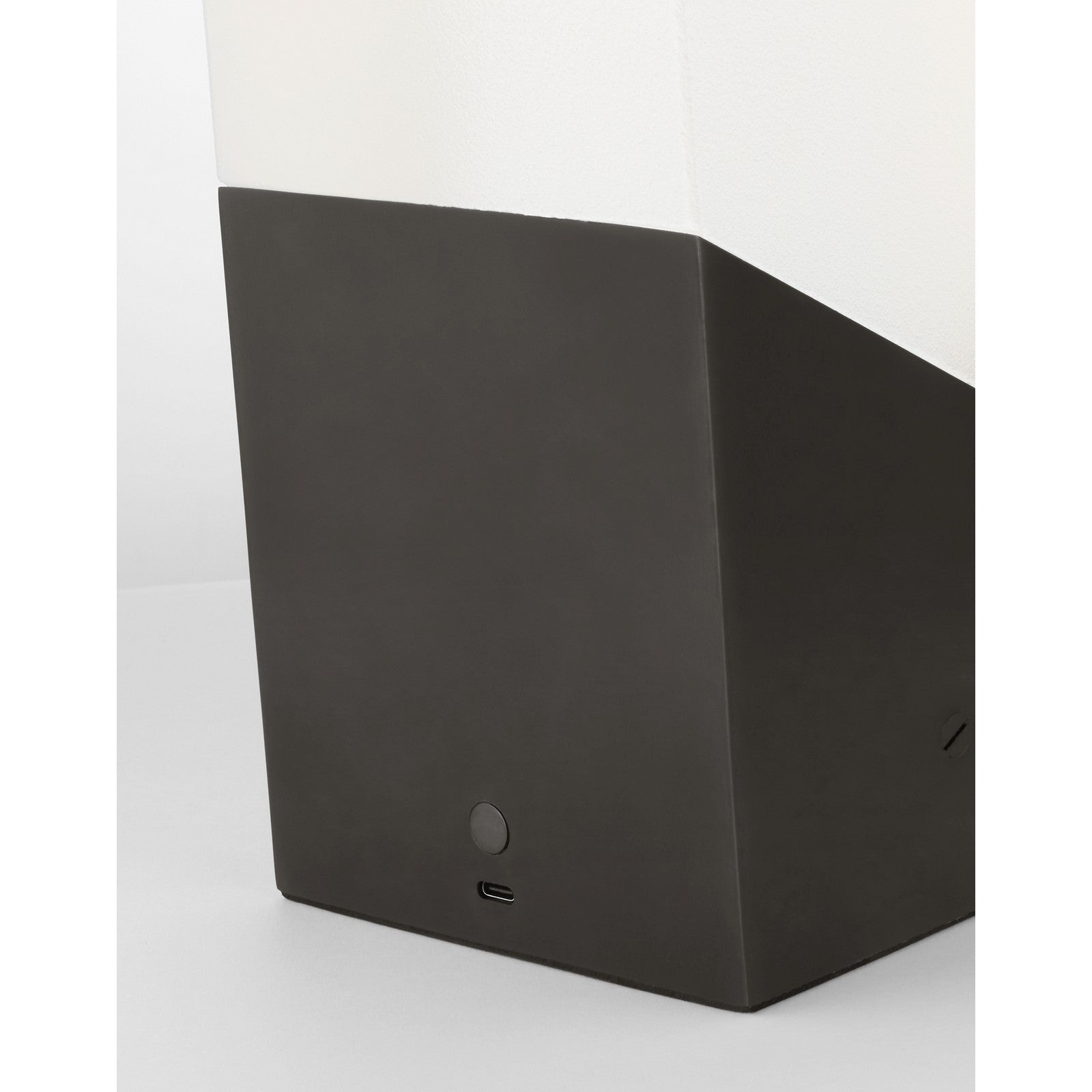 Pezzo 10 Rechargeable Table Lamp - Visual Comfort Modern 4