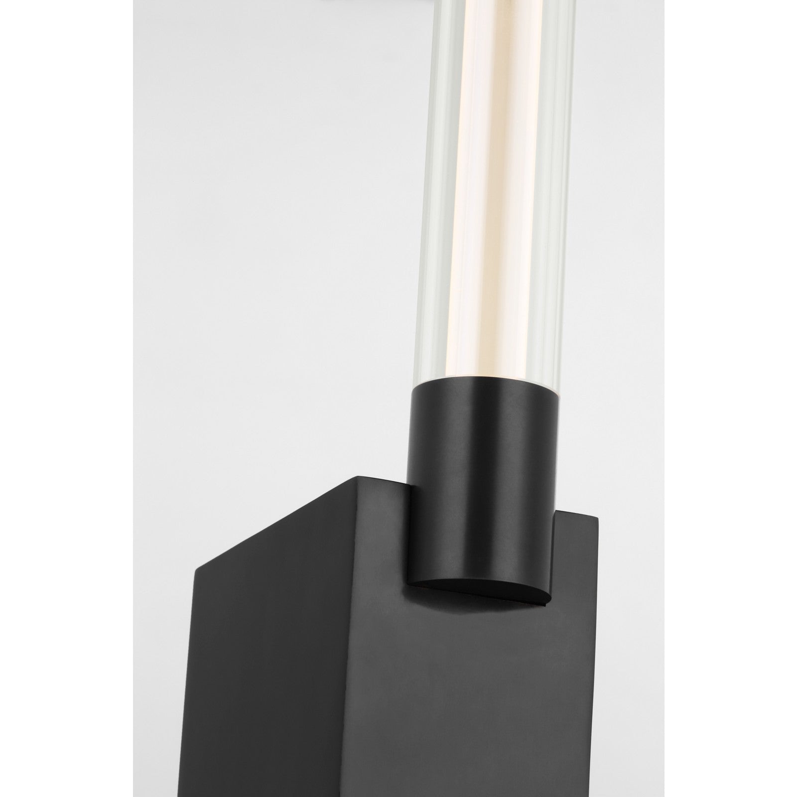 Phobos 15 Rechargeable Table Lamp - Visual Comfort Modern 5