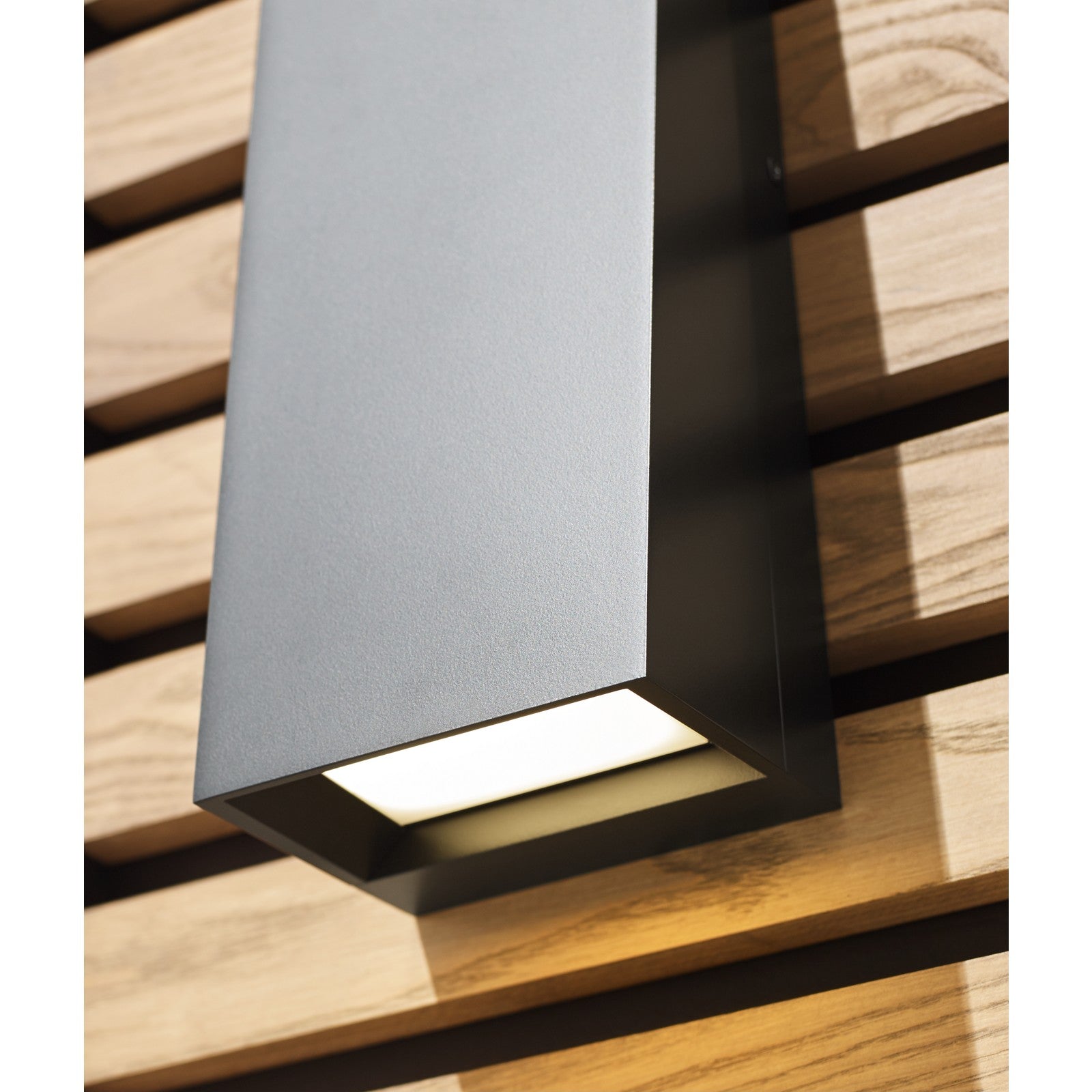 Pitch 19 Outdoor Wall - Visual Comfort Modern 8