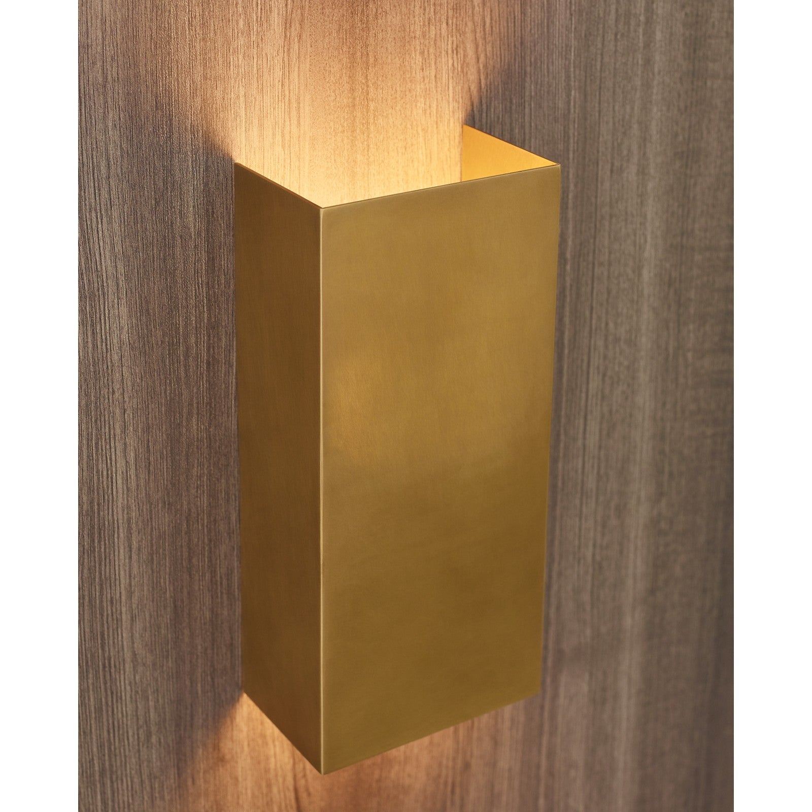 Brompton Medium Wall Sconce - Visual Comfort Modern 18