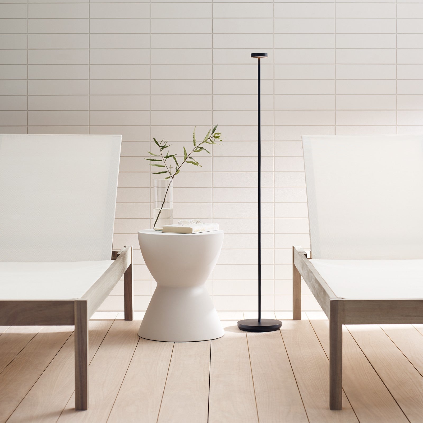Moneta Medium Rechargeable Floor Lamp - Visual Comfort Modern 6