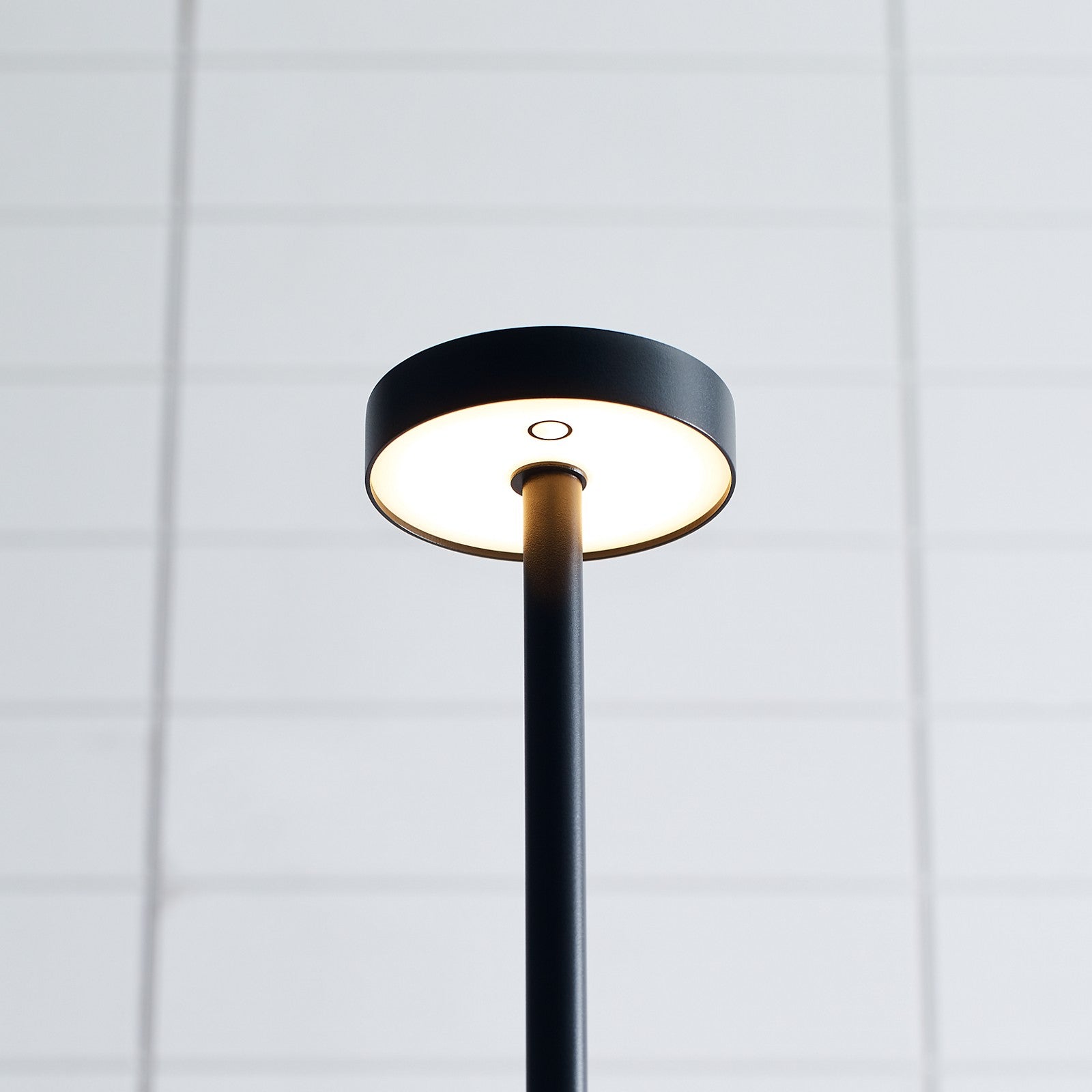 Moneta Medium Rechargeable Floor Lamp - Visual Comfort Modern 14