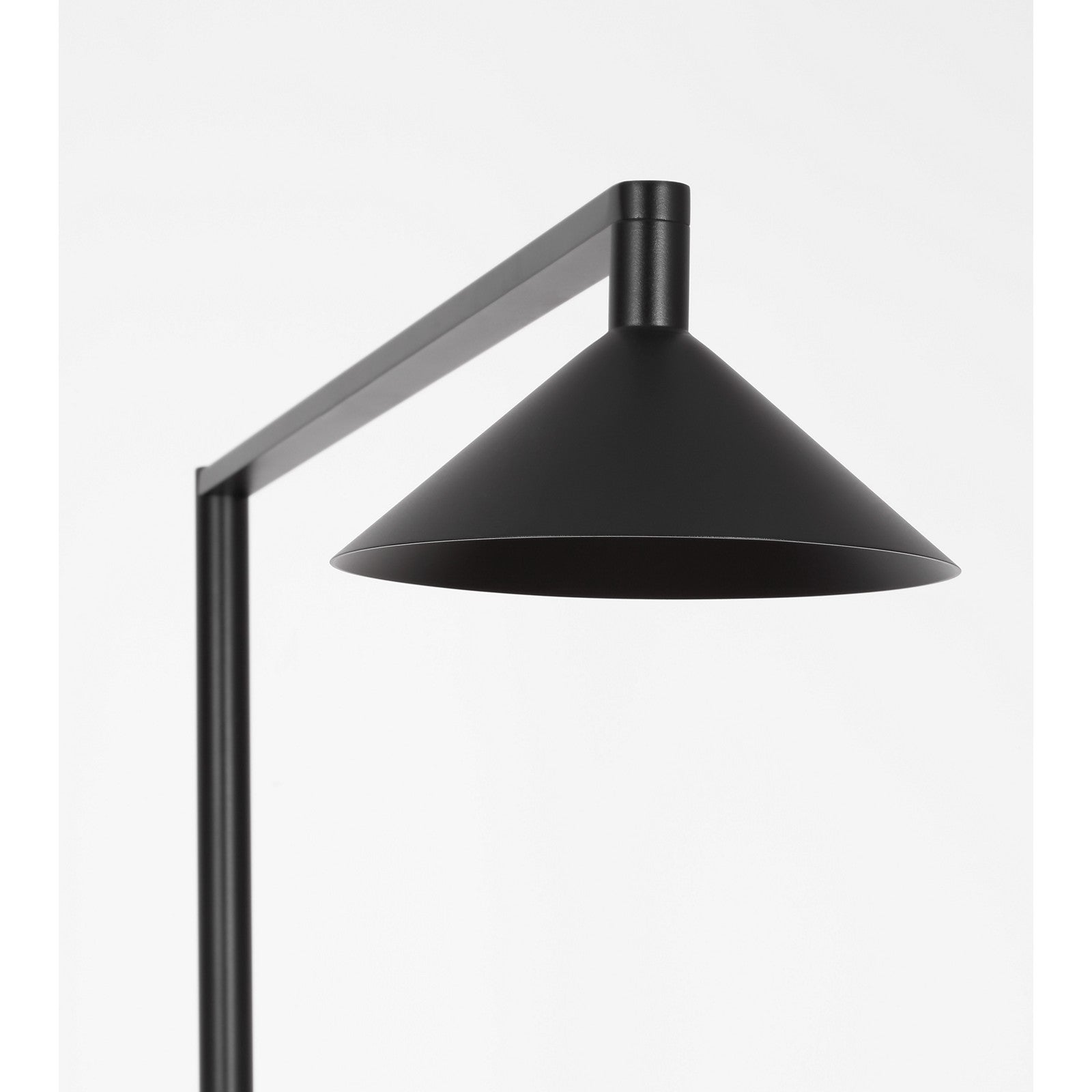 Mill Outdoor Grande Floor Lamp - Visual Comfort Modern 7