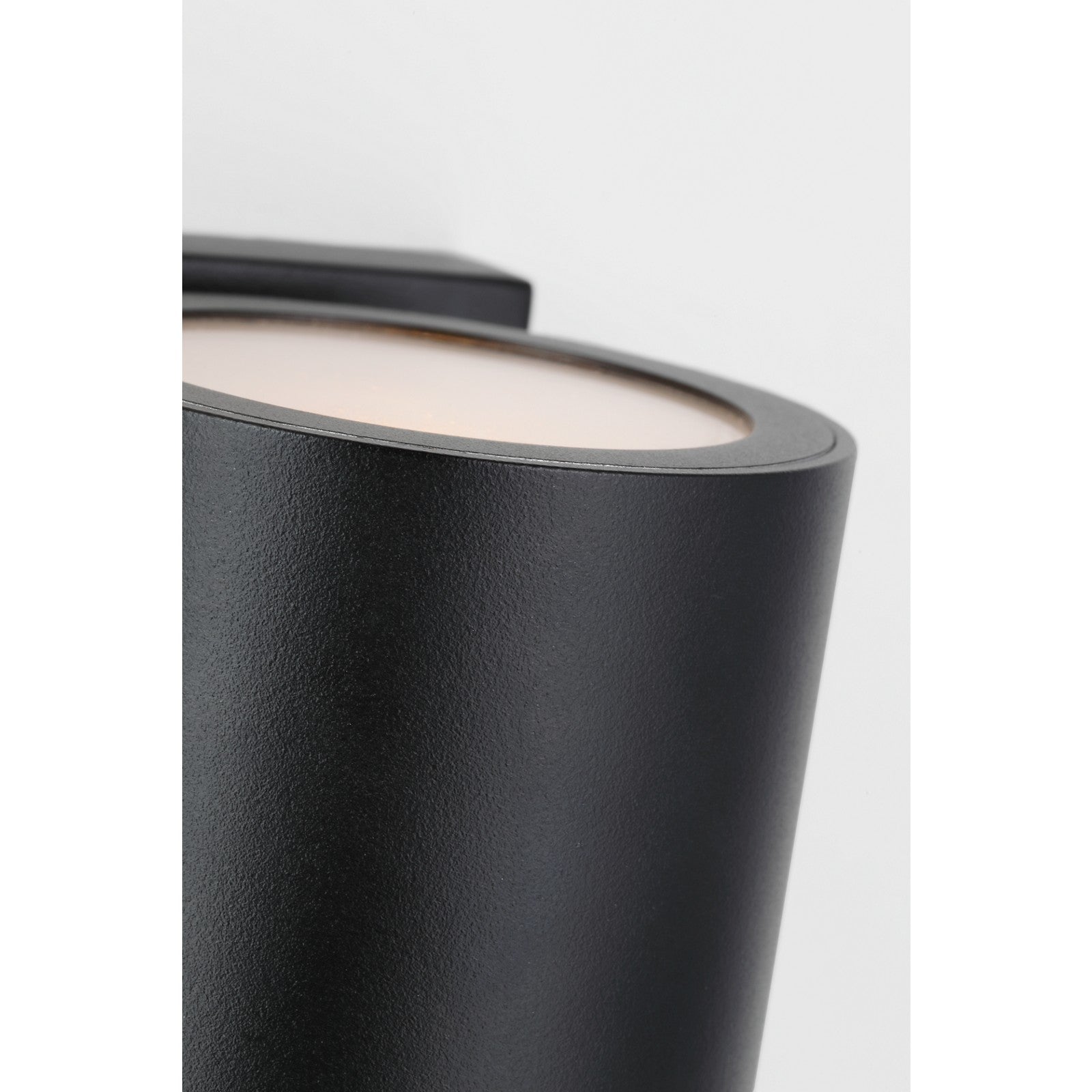 Pressa Round Small Wall - Visual Comfort Modern 5
