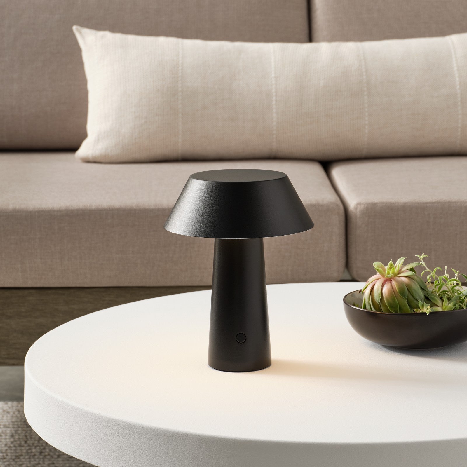 Sesa Short Accent Rechargeable Table Lamp - Visual Comfort Modern 10