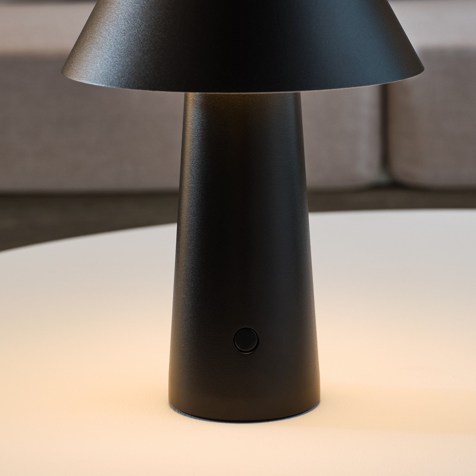 Sesa Short Accent Rechargeable Table Lamp - Visual Comfort Modern 11