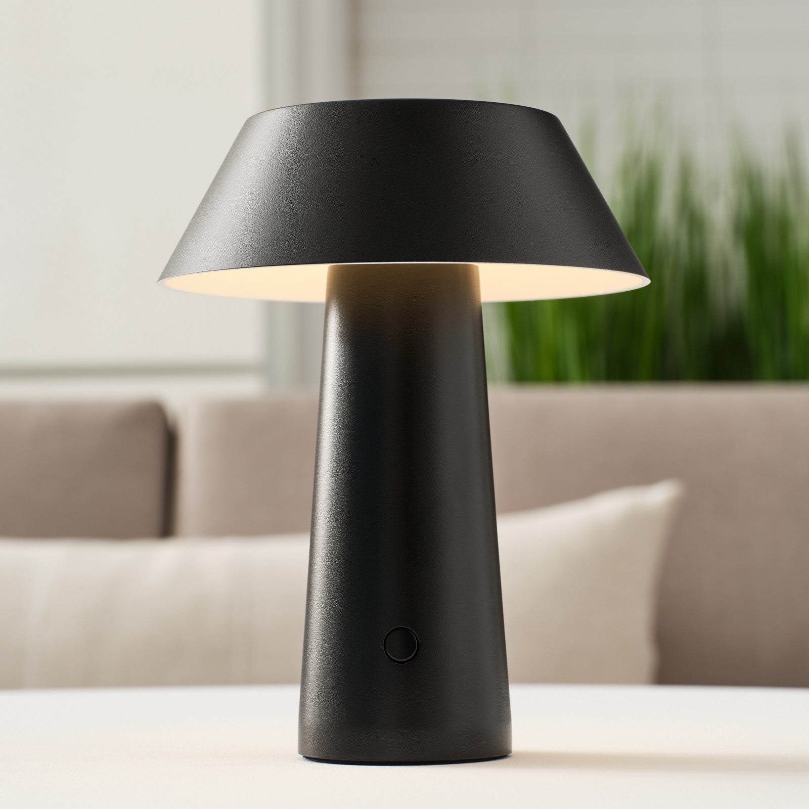 Sesa Short Accent Rechargeable Table Lamp - Visual Comfort Modern 20