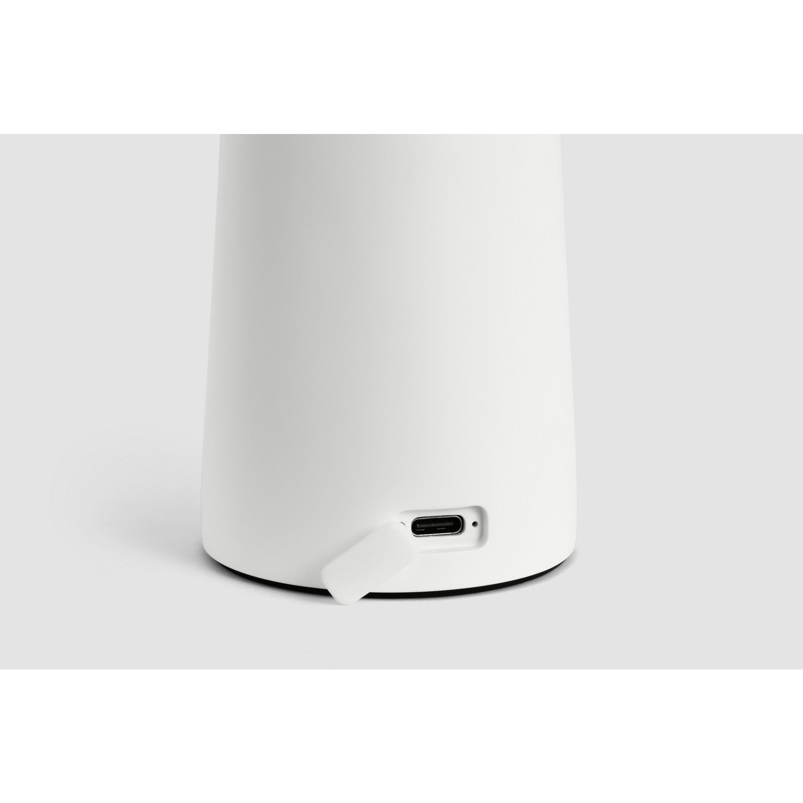 Sesa Short Accent Rechargeable Table Lamp - Visual Comfort Modern 29