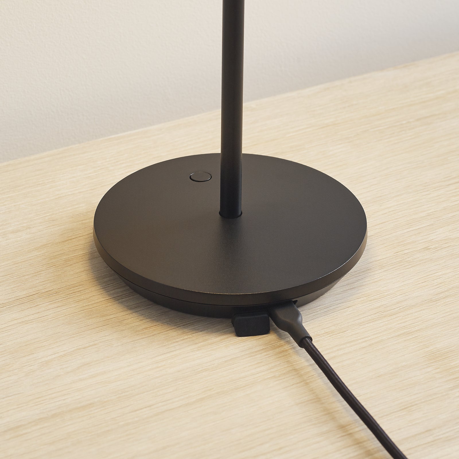 Nevis Accent Rechargeable Table Lamp - Visual Comfort Modern 13