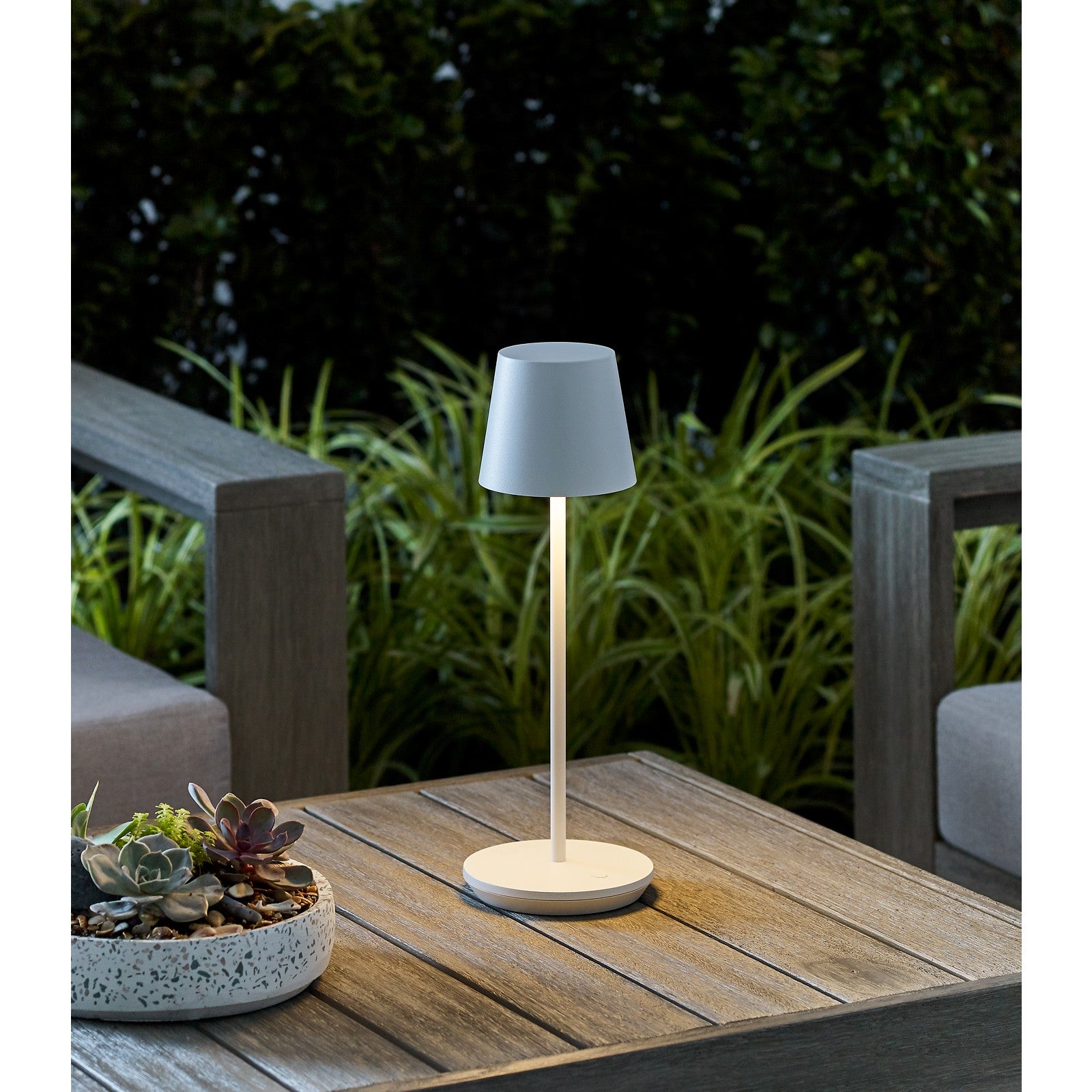 Nevis Accent Rechargeable Table Lamp - Visual Comfort Modern 90