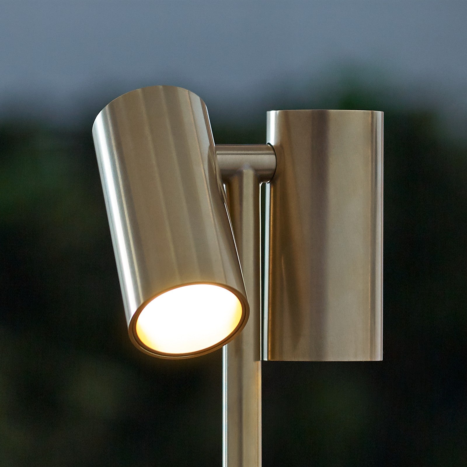 Doppia Accent Rechargeable Table Lamp - Visual Comfort Modern 55