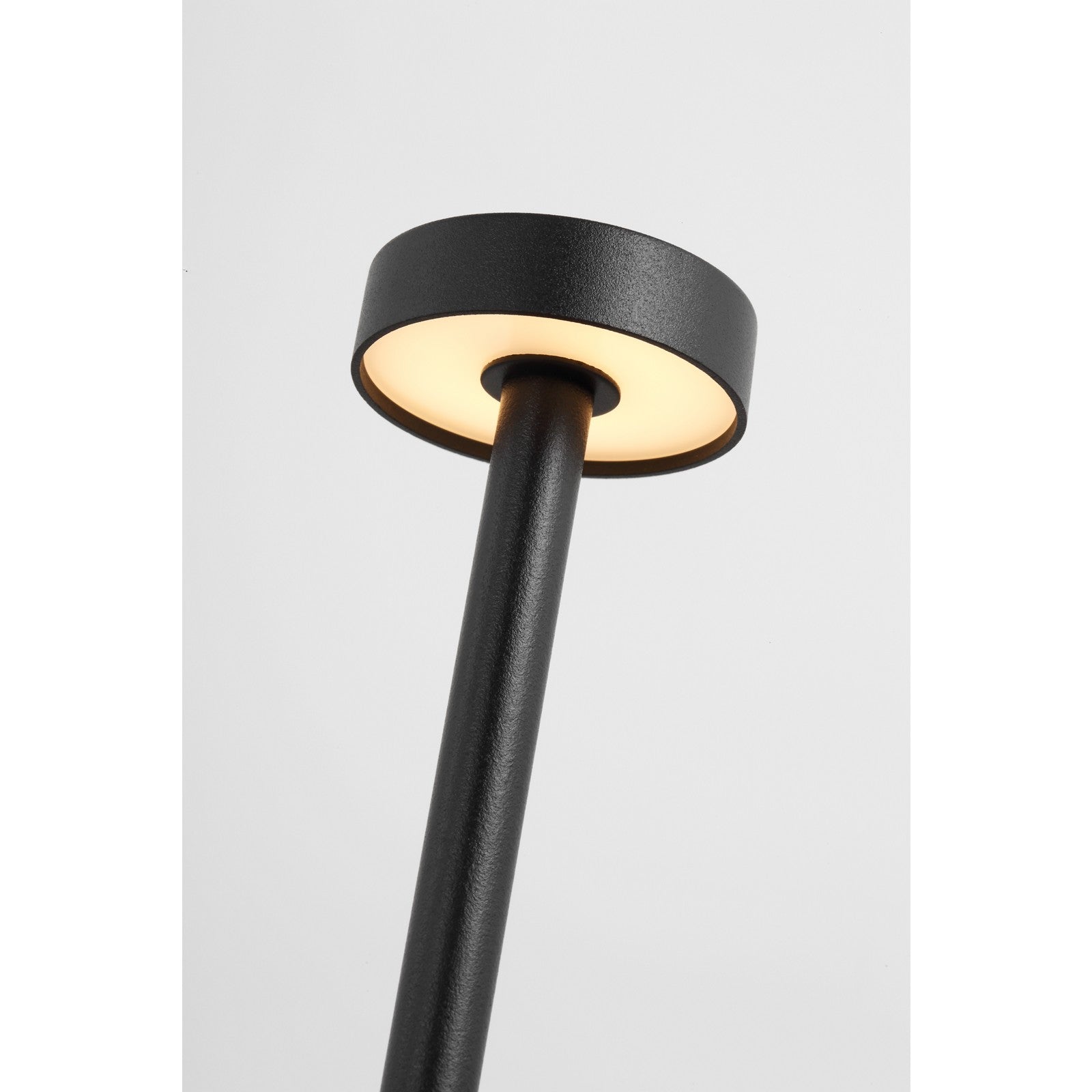 Moneta Accent Rechargeable Table Lamp - Visual Comfort Modern 3