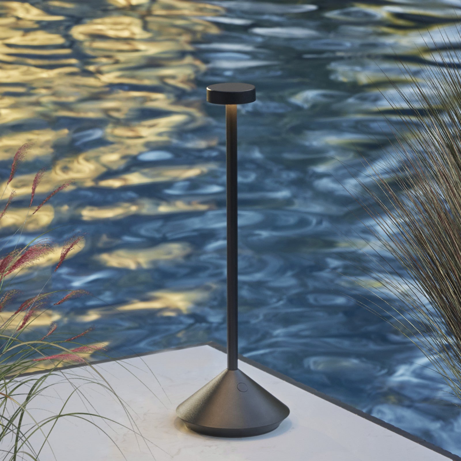 Moneta Accent Rechargeable Table Lamp - Visual Comfort Modern 12