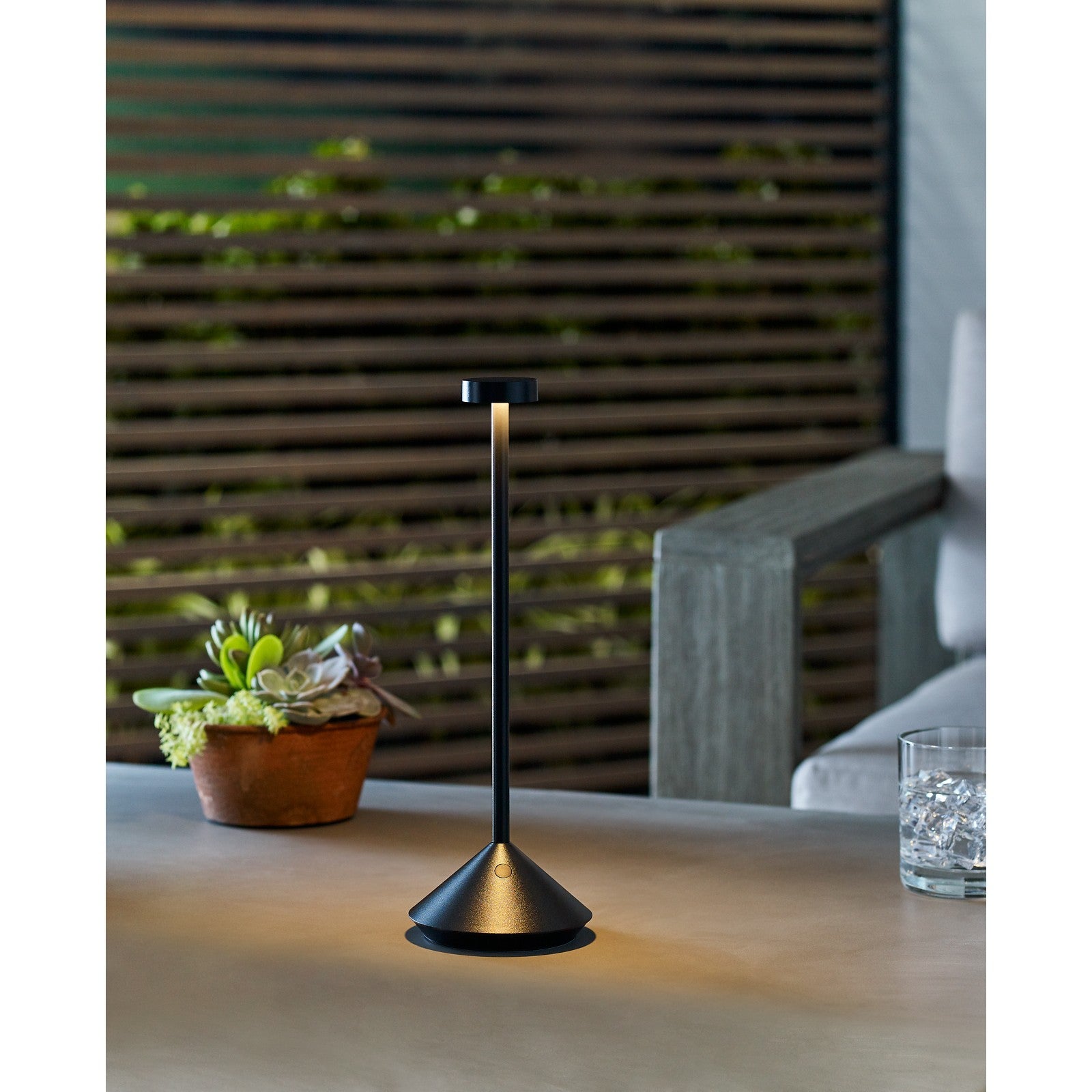 Moneta Accent Rechargeable Table Lamp - Visual Comfort Modern 27
