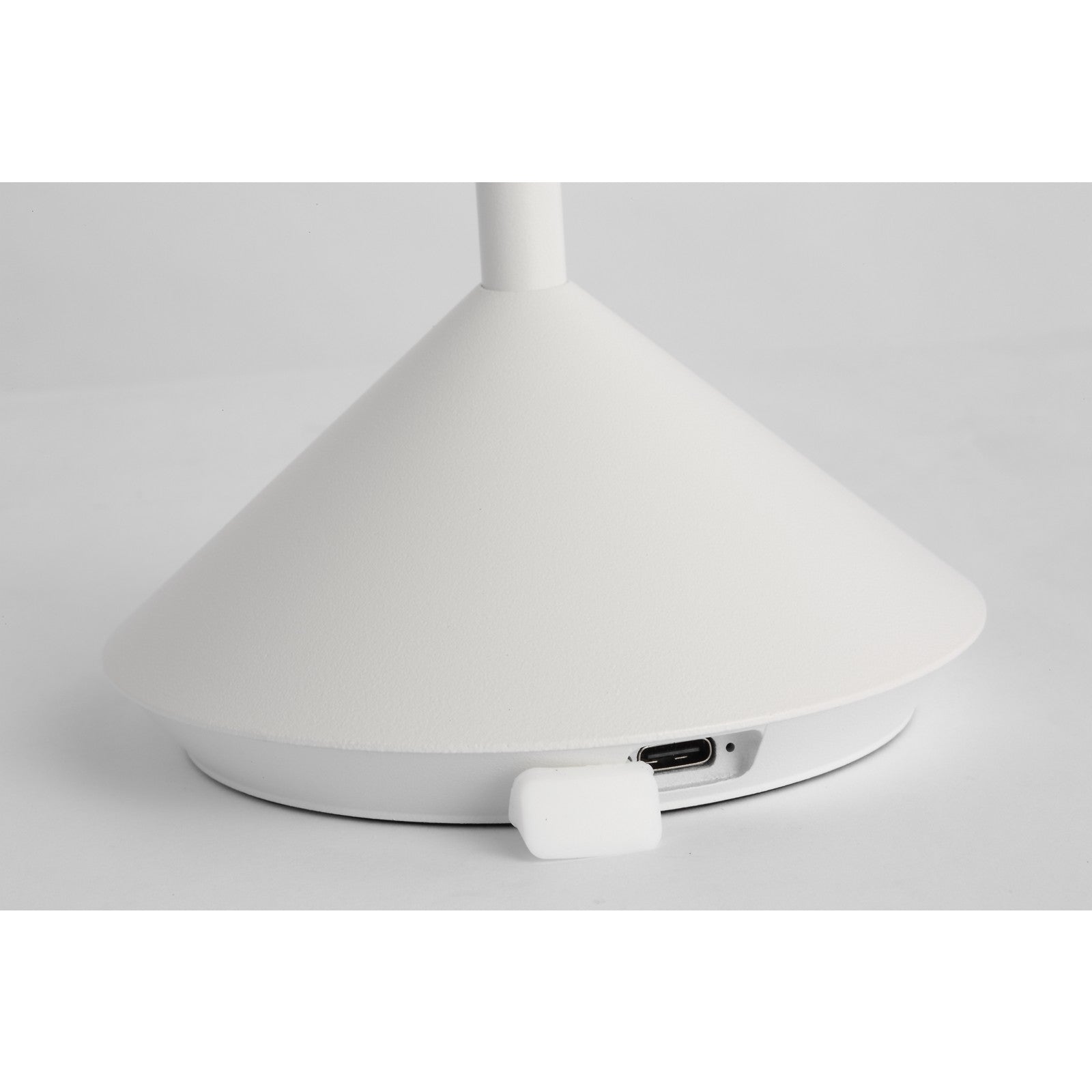 Moneta Accent Rechargeable Table Lamp - Visual Comfort Modern 51