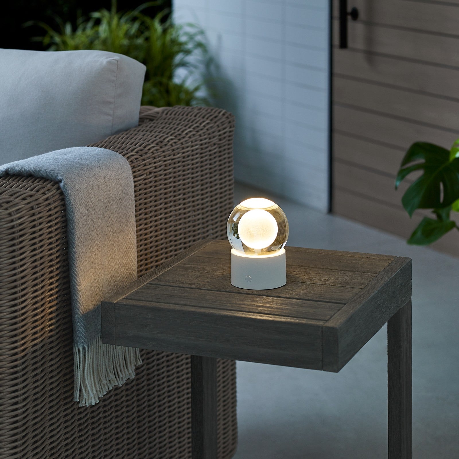 Mina Accent Rechargeable Table Lamp - Visual Comfort Modern 58
