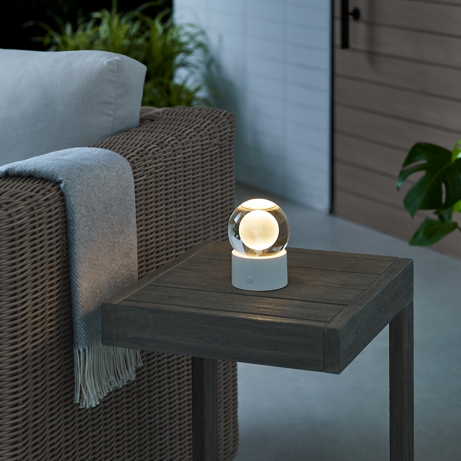 Mina Accent Rechargeable Table Lamp - Visual Comfort Modern 59