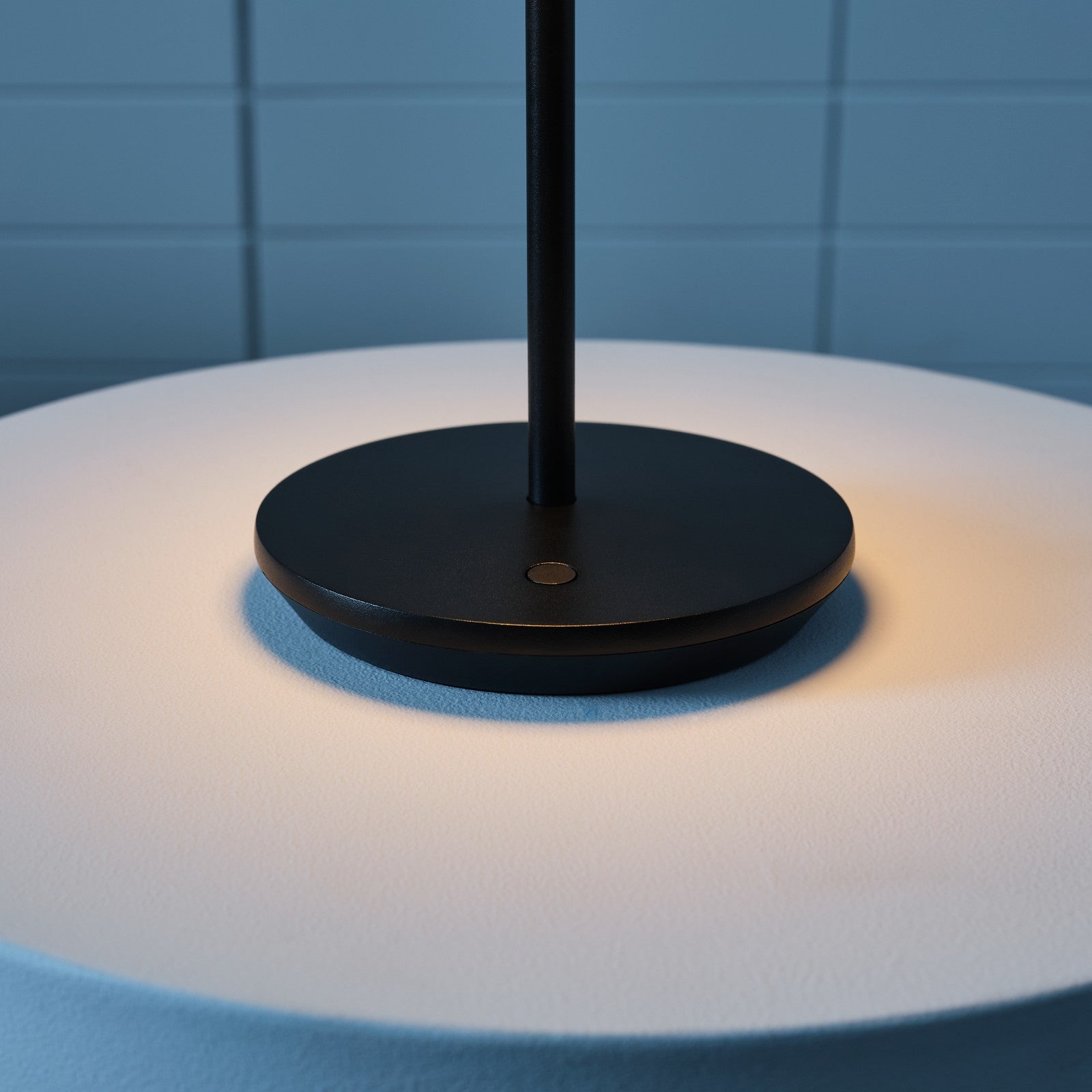 Nevis Short Accent Rechargeable Table Lamp - Visual Comfort Modern 4