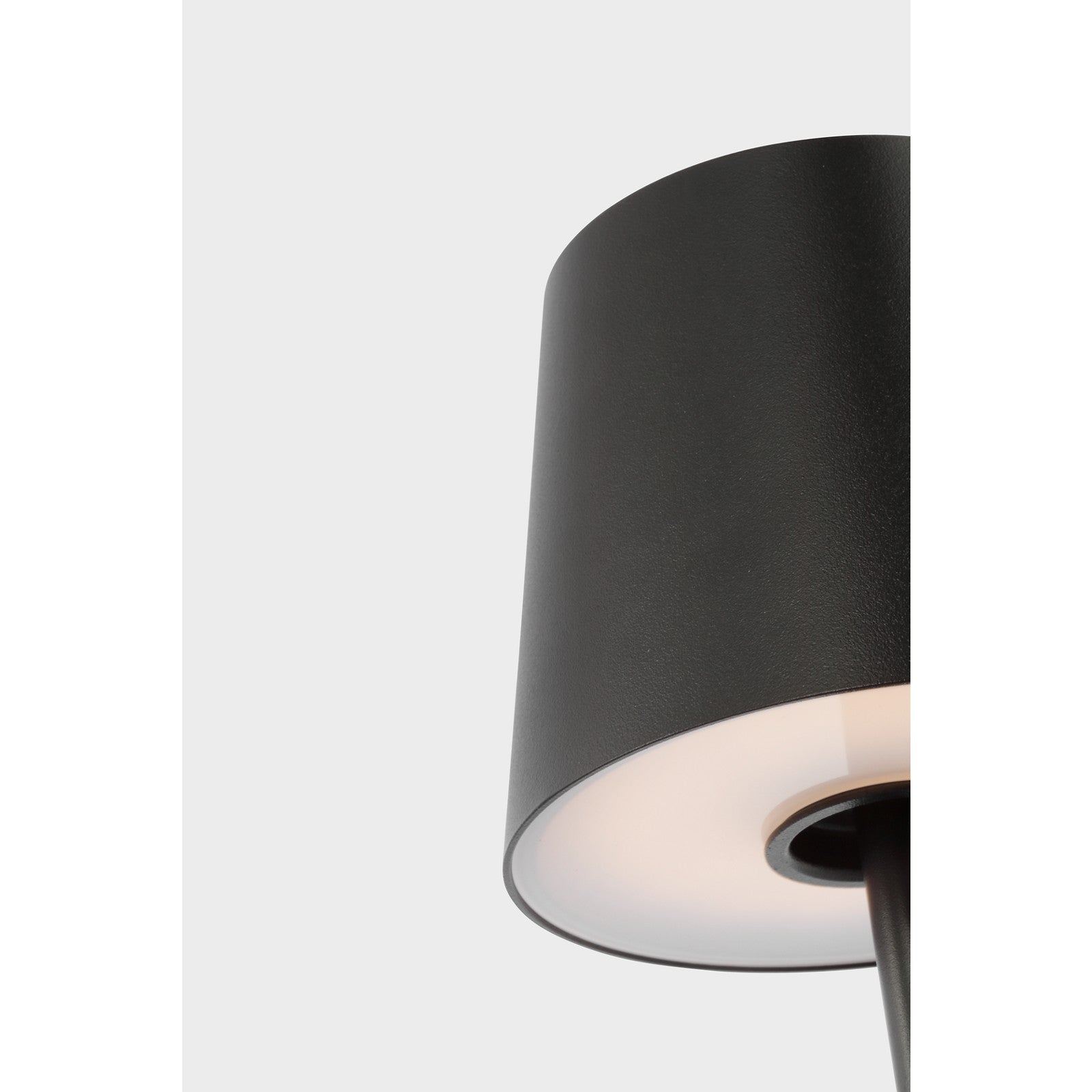 Nevis Short Accent Rechargeable Table Lamp - Visual Comfort Modern 8