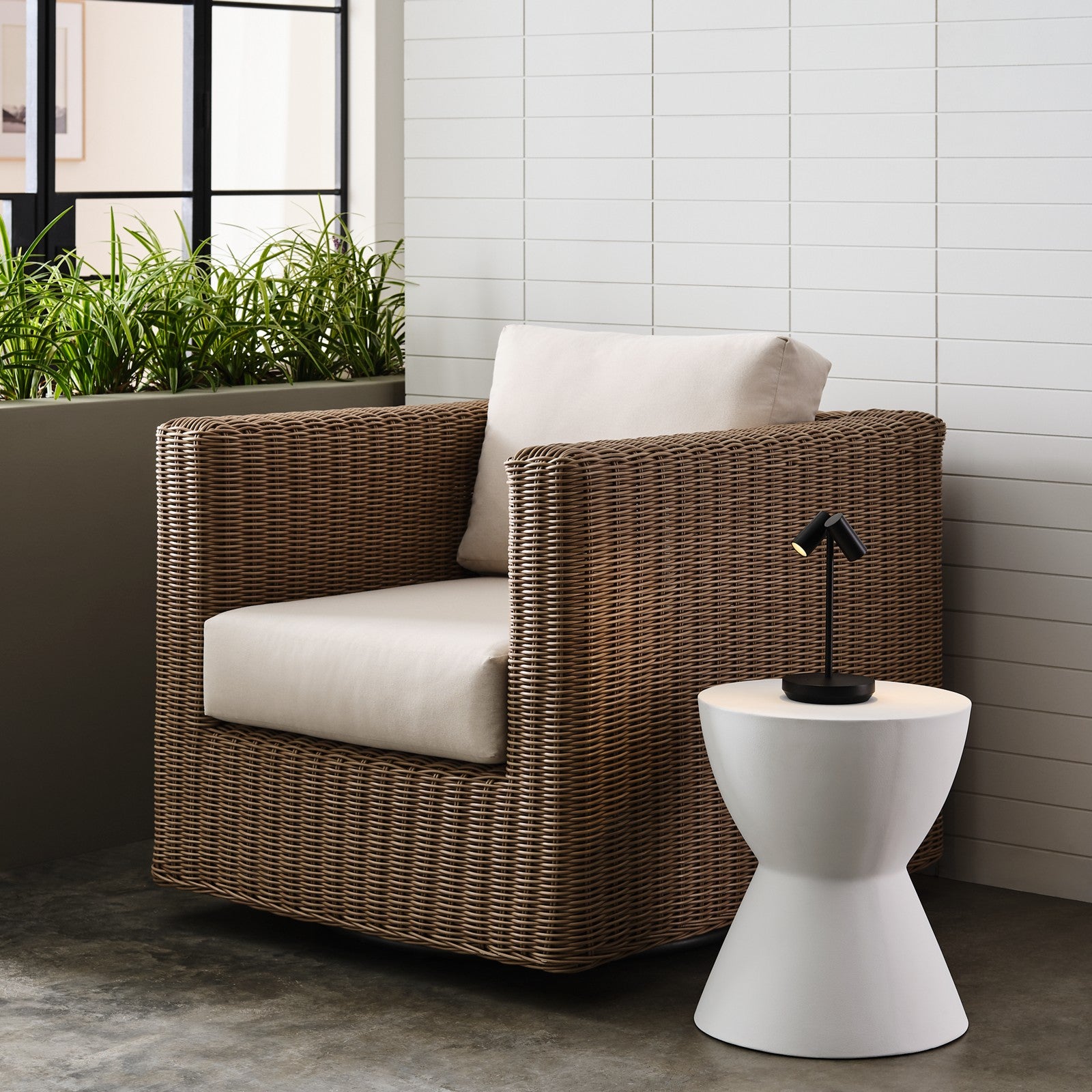 Doppia Short Accent Rechargeable Table Lamp - Visual Comfort Modern 11