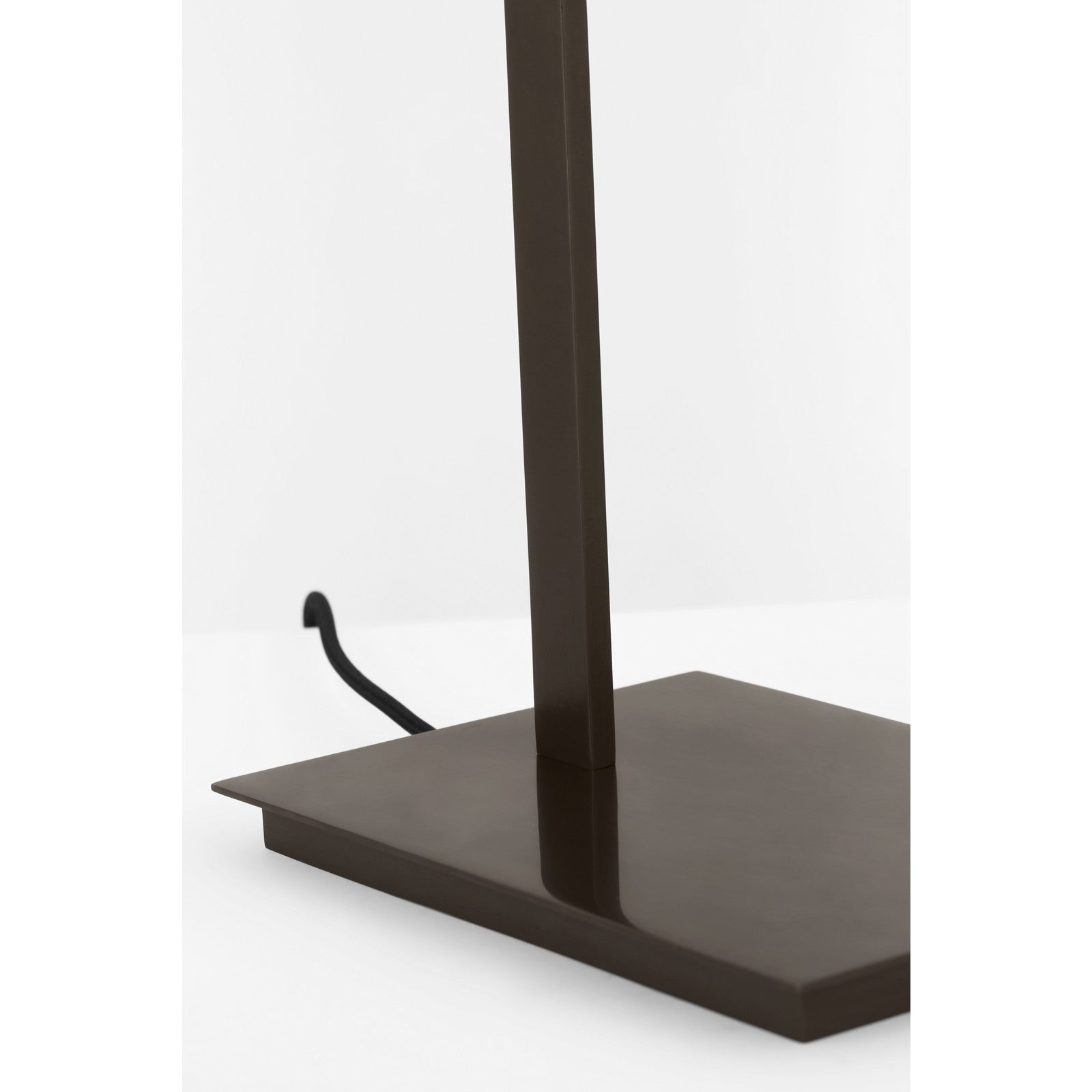 Midrand Crystal 19 Table Lamp - Visual Comfort Modern 3