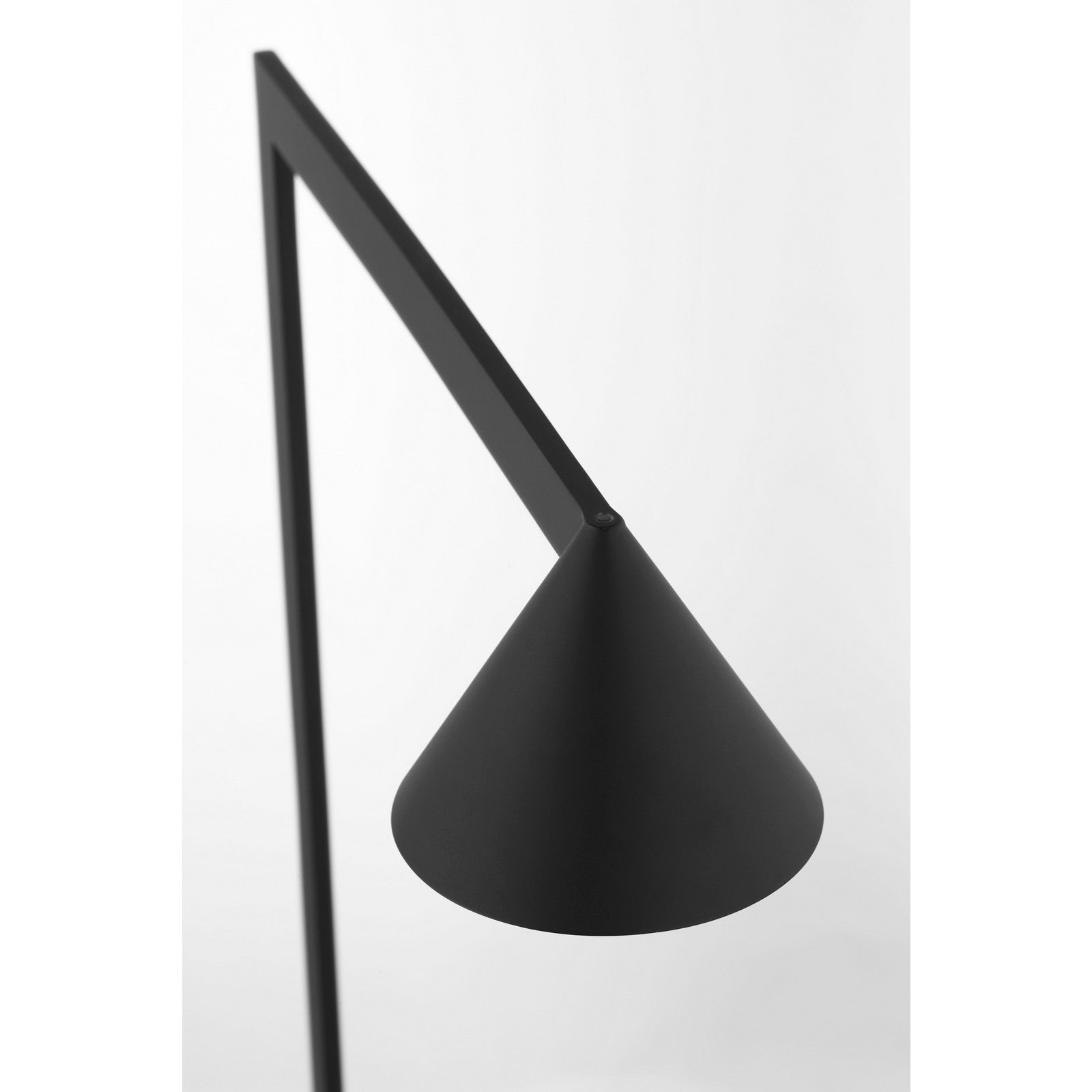 Midrand 19 Table Lamp - Visual Comfort Modern 3