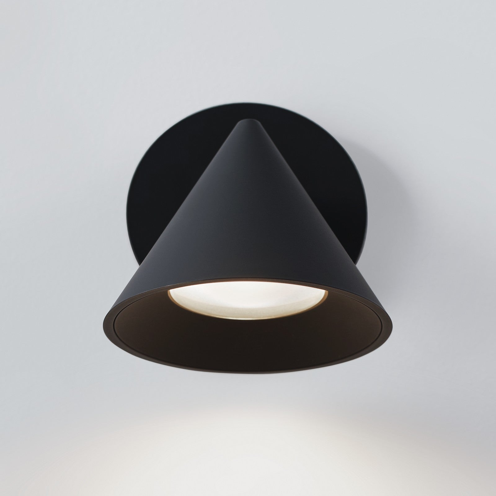 Midrand 4 Task Sconce - Visual Comfort Modern 2
