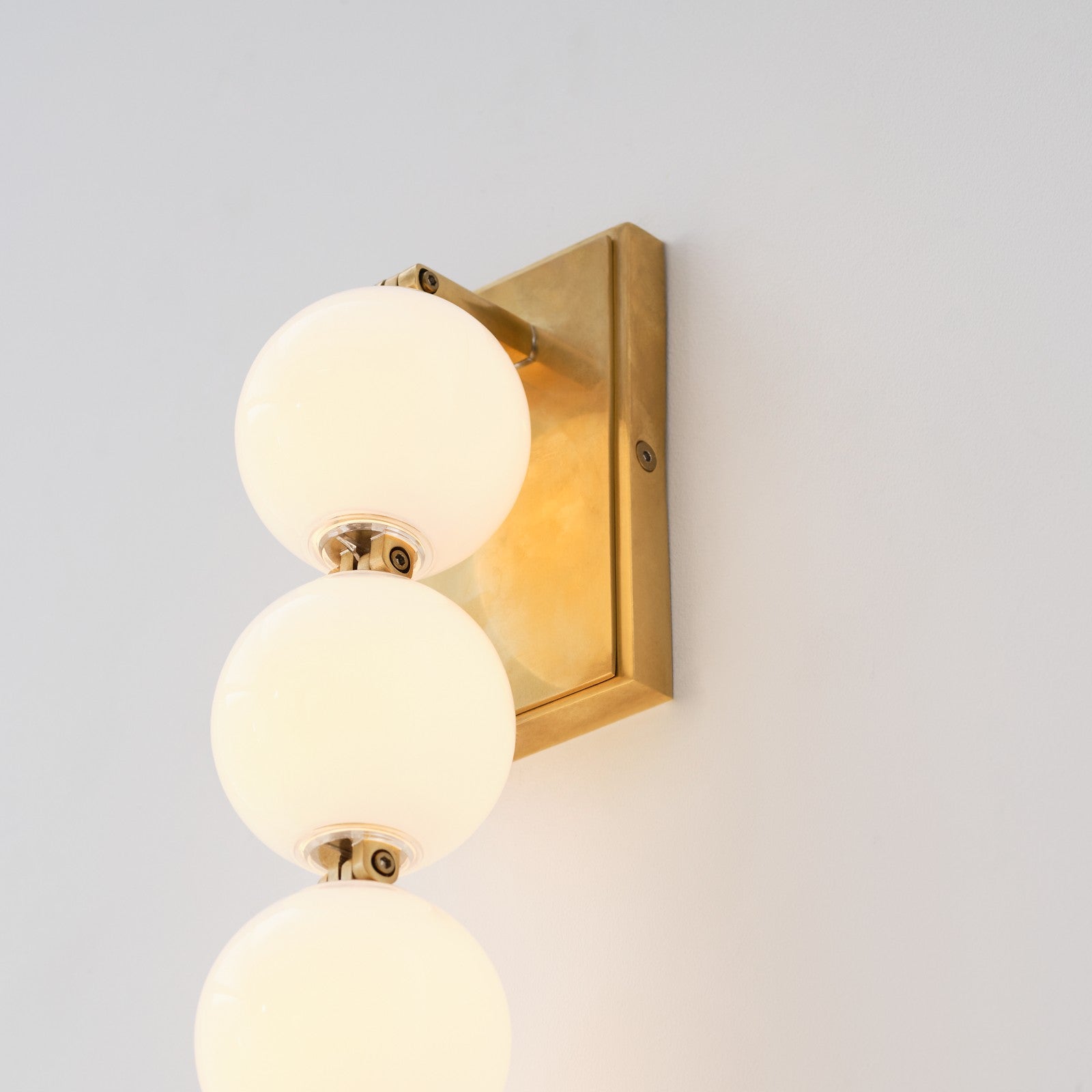 Perle 28 Sconce - Visual Comfort Modern 23