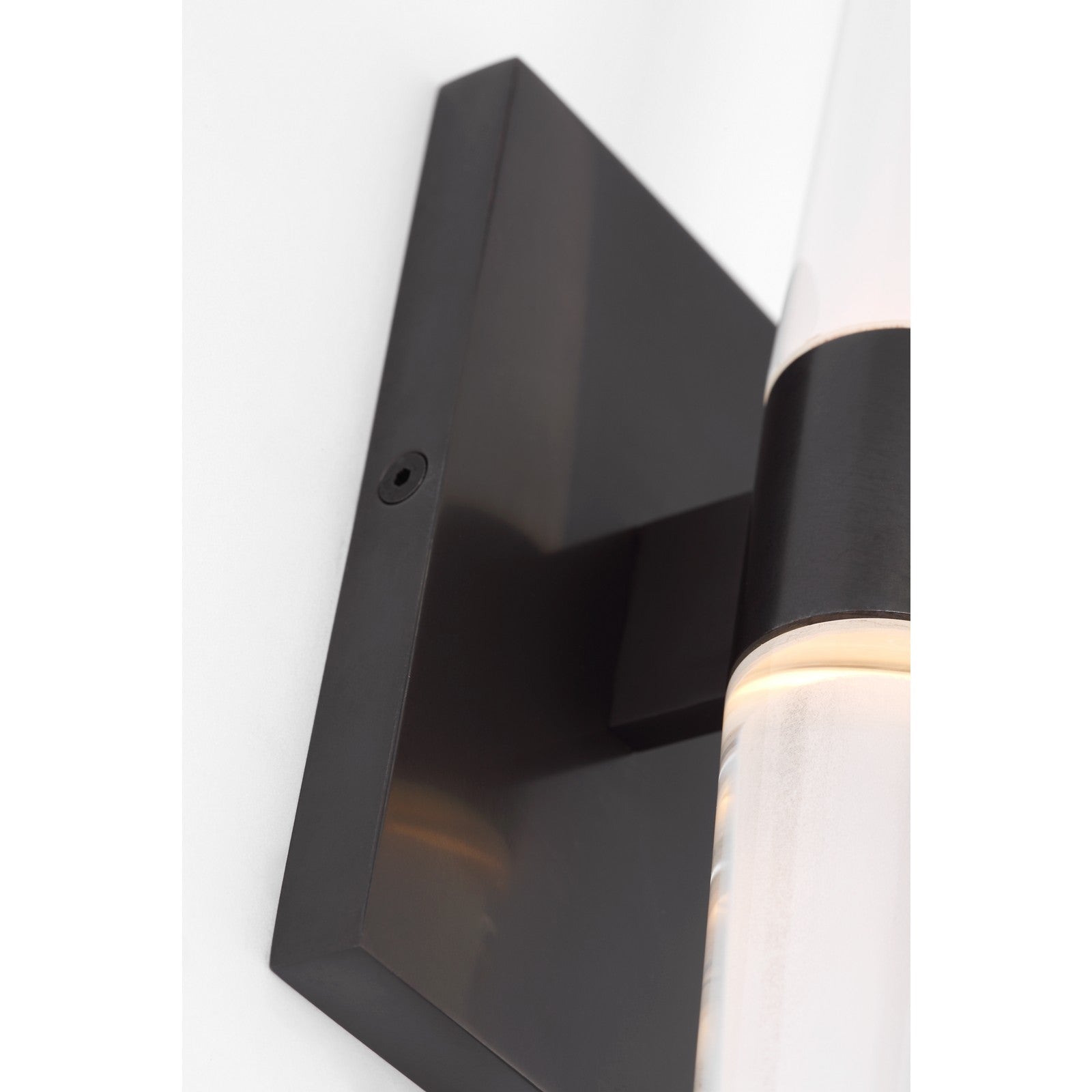 Lassell Single Tall Sconce - Visual Comfort Modern 4