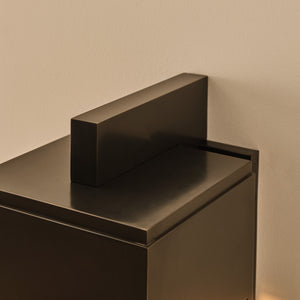 Irvine Large Bracketed Wall Lantern - Visual Comfort Outdoor Lighting