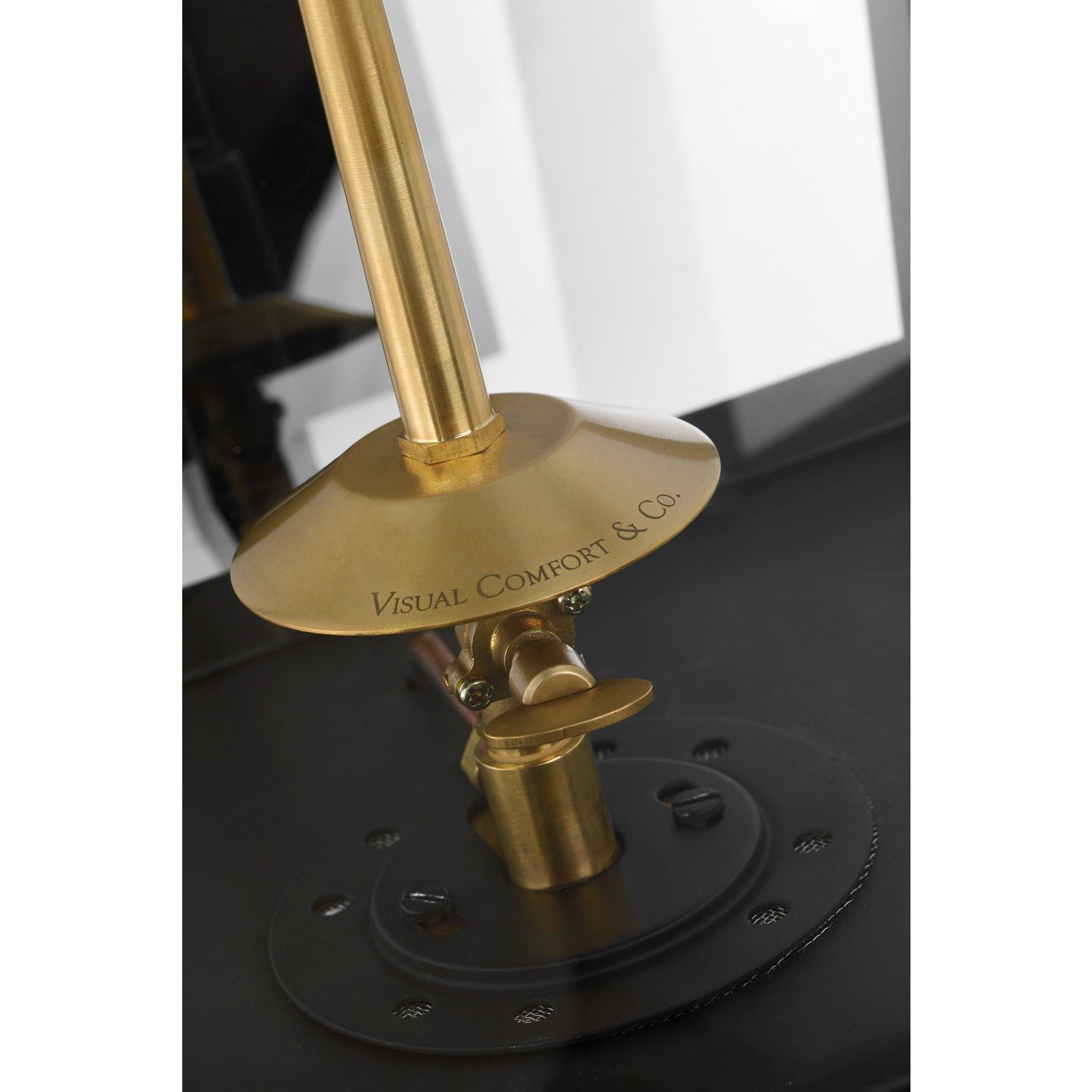 Stratford XL Bracketed Gas Wall Lantern - Visual Comfort Outdoor Lighting