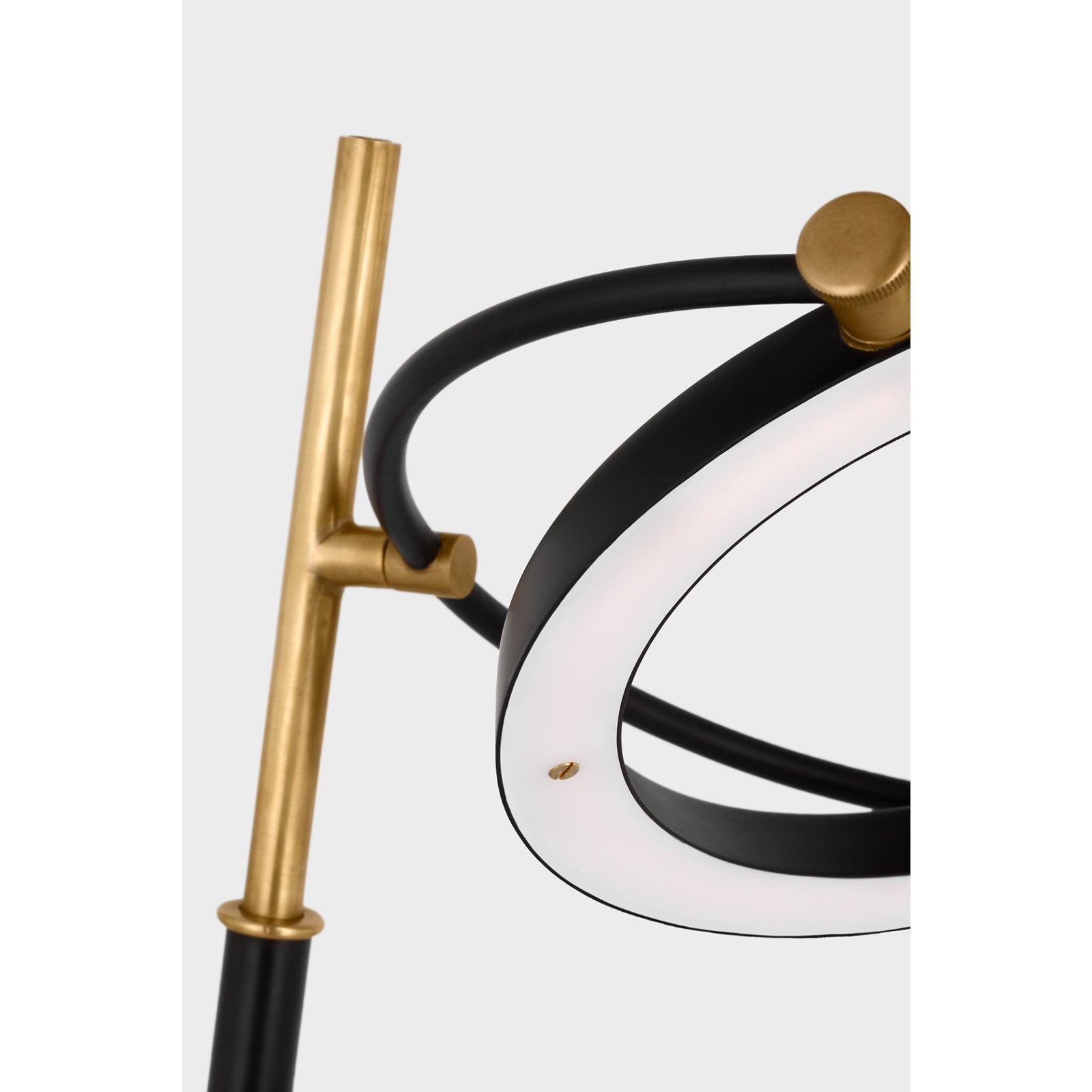 Mistral Medium Ring Lamp - Visual Comfort Table Lamps