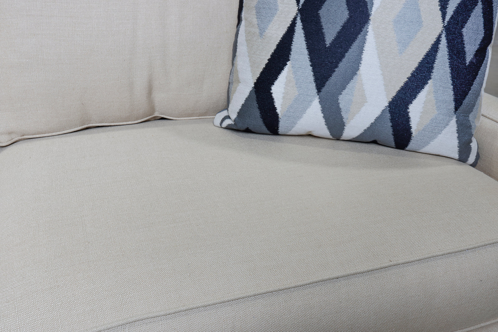 Ginew Sofa