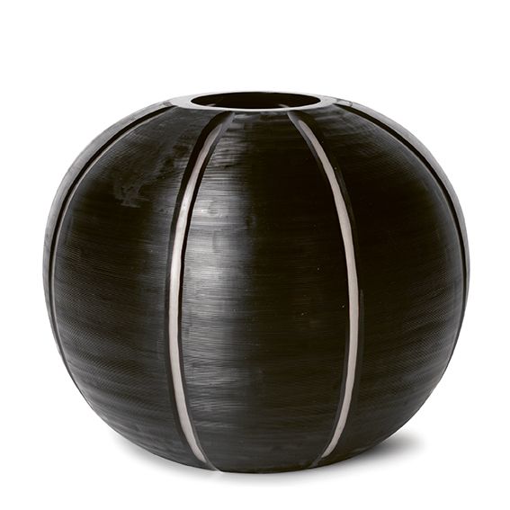 Gobi Vase Clear/Black $756.00 - $1079.00