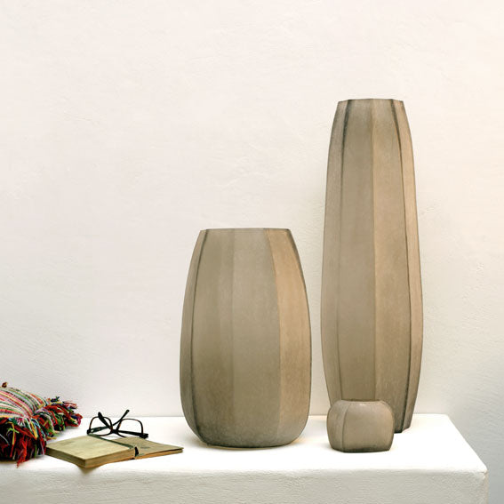 GUAXS KOONAM（col. Smokegrey）_S GUAXS Koonam Vase Smokegrey - Decor House Furniture ‐ Decor House