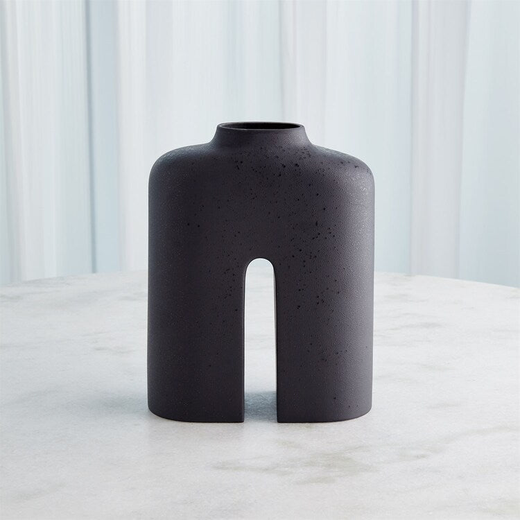 Guardian Vase - Black