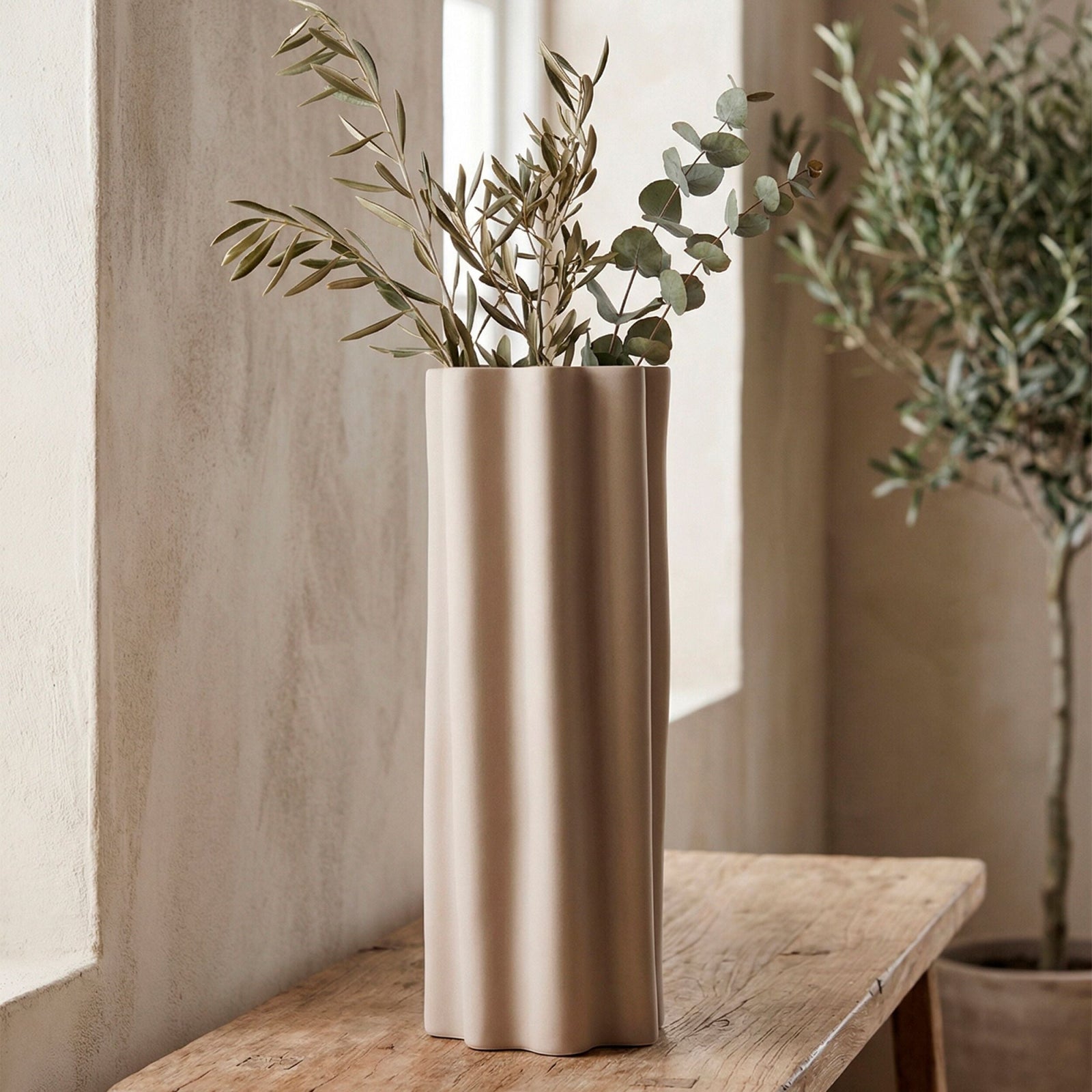 Global Views Cirrus Vase Putty 12" H – room setting